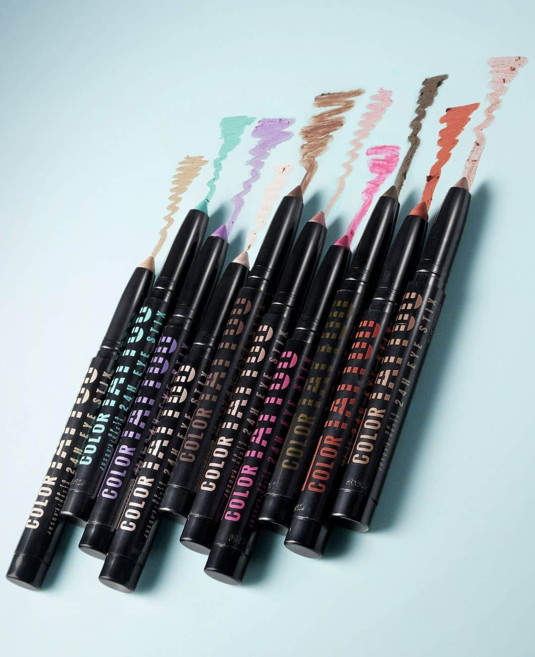 Maybelline New Yorkさんのインスタグラム写真 - (Maybelline New YorkInstagram)「The game-changer in eye makeup! Tattoo Studio Eye Stix – your new BFF for easy, long-lasting eye glam. It's our 1st all-in-one eyeshadow, eyeliner, and eyeshadow primer rolled into one! 💃💄 With color-powered pigments, get ready for up to 24HR wear that slays all day!!!」10月2日 2時00分 - maybelline