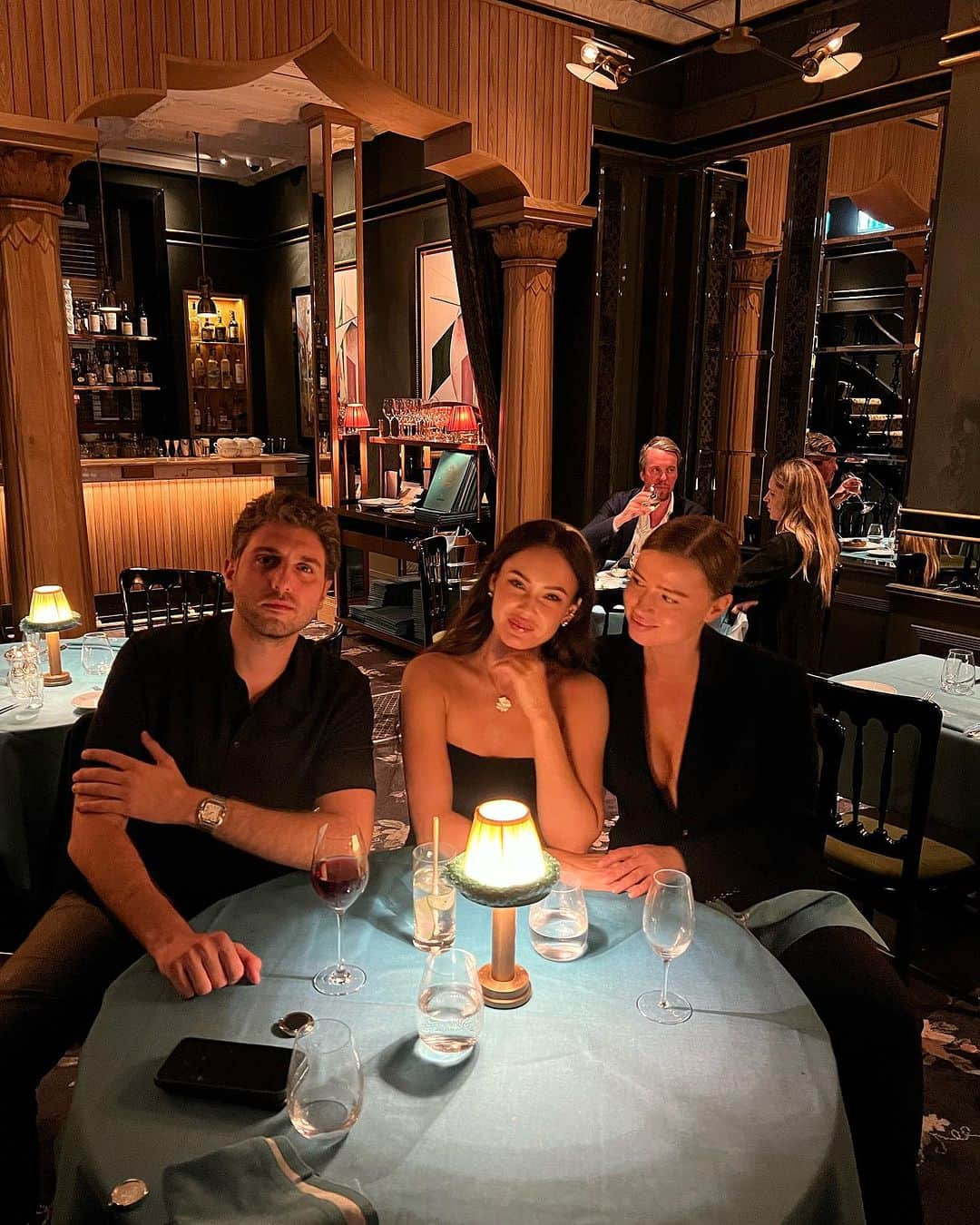 アイーダ・ガリフッリーナさんのインスタグラム写真 - (アイーダ・ガリフッリーナInstagram)「About last night part #2 🥂🍾🥳  @di_matlaeva @georgestomb @amosbocelli」10月2日 2時40分 - aidagarifullina