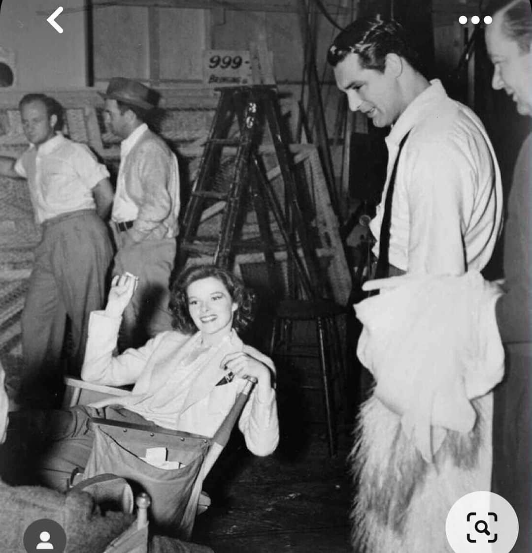 ナンシー・マイヤーズさんのインスタグラム写真 - (ナンシー・マイヤーズInstagram)「More Behind the Scenes from films you all know. The last photo is my favorite. Director Ernst Lubitsch directing Jimmy Stewart and Margaret Sullavan (in Shop Around The Corner) from under a table. I can’t figure out why he was under the table but I assume it was the best way to get to them even with a cigar in his mouth. 🎬」10月2日 2時49分 - nmeyers