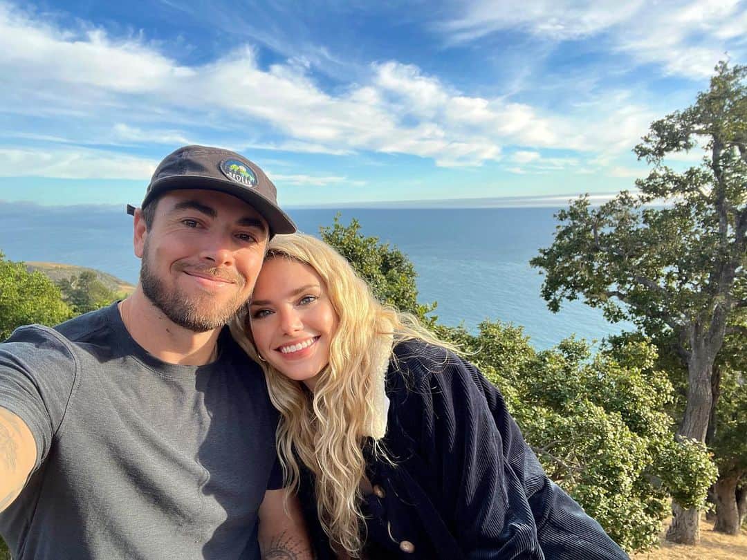 マッケンジー・モージーのインスタグラム：「greatest gift and adventure of my life」