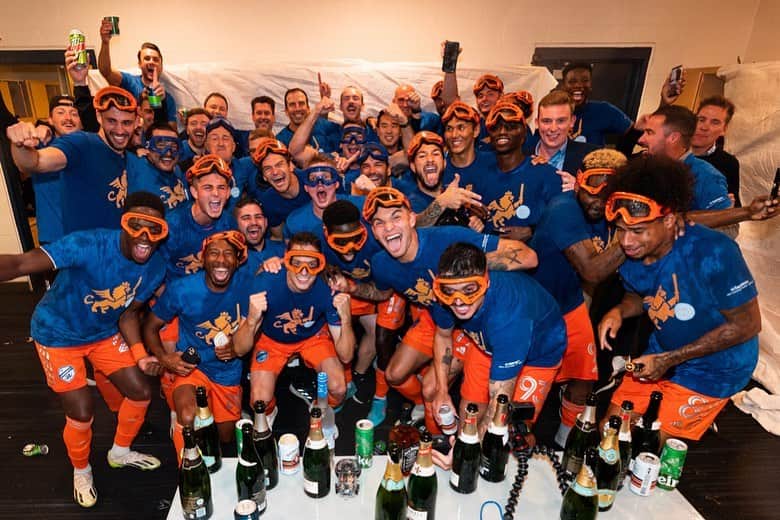 マット・ミアガさんのインスタグラム写真 (マット・ミアガInstagram)「League Winners ! God is Great