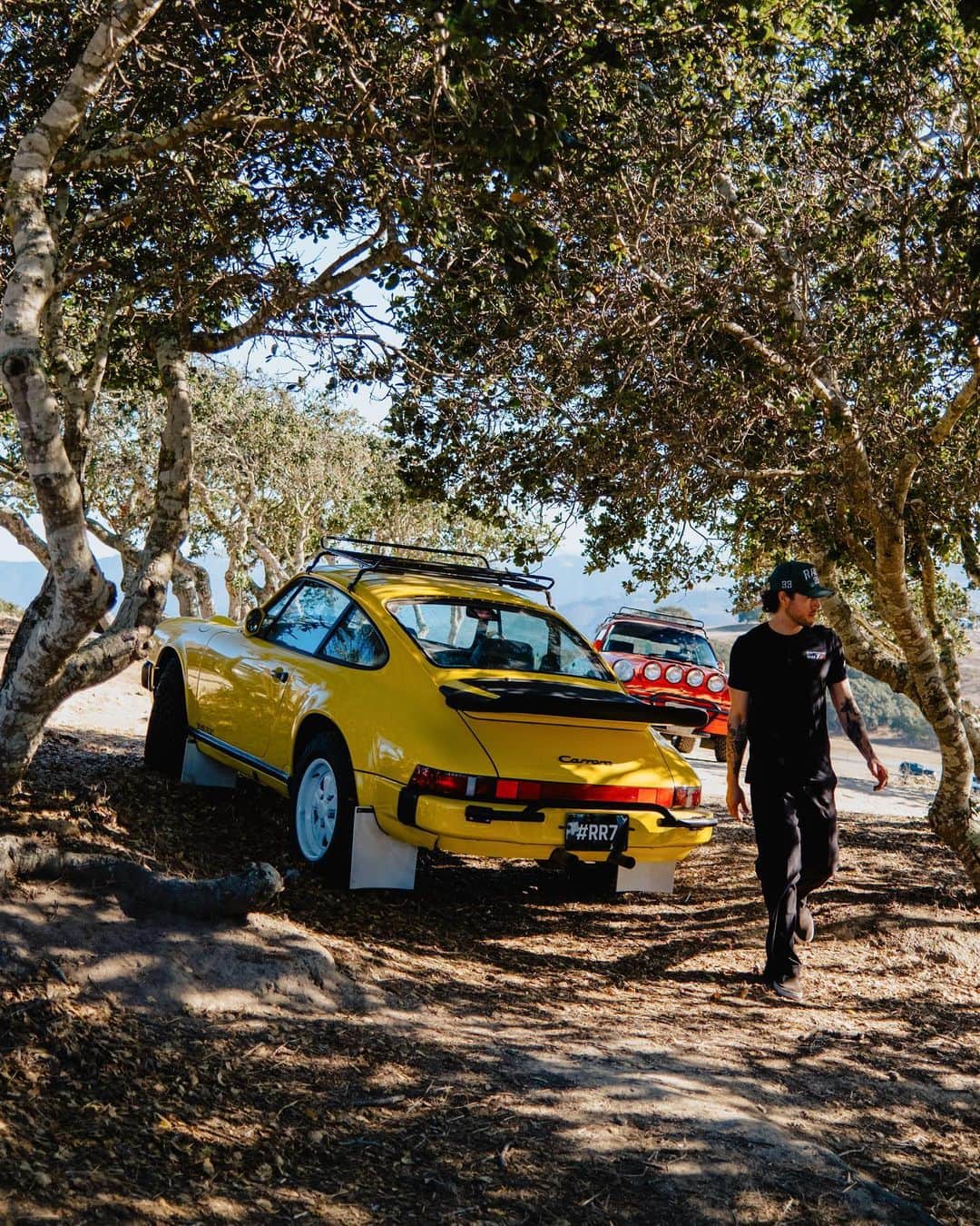 Porscheさんのインスタグラム写真 - (PorscheInstagram)「Without our community, we wouldn't be what we are. This weekend fans from all over the world gathered at the legendary Laguna Seca racetrack for Rennsport Reunion, a weekend fuelled by a shared passion from those who make our community so powerful. This was a weekend for the books. __ 718 Cayman GT4 RS: Fuel consumption combined in l/100 km: 13,2 (WLTP); CO2 emissions combined in g/km: 299 (WLTP) I https://porsche.click/DAT-Leitfaden I Status: 10/2023」10月2日 4時03分 - porsche