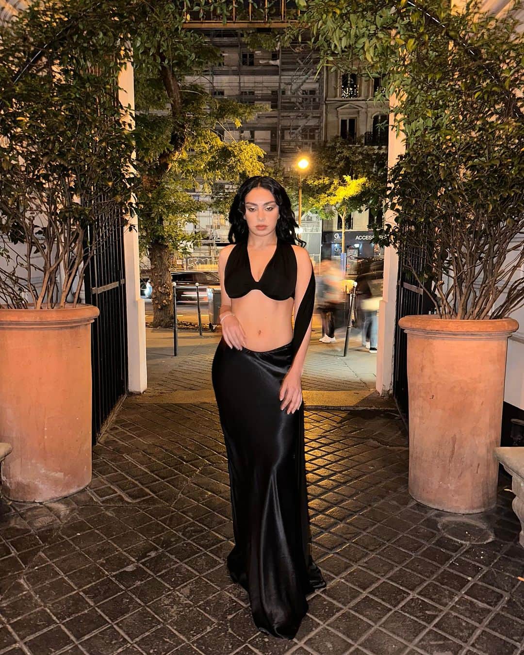 チャーリー・エックス・シー・エックスのインスタグラム：「till next time paris 💌」