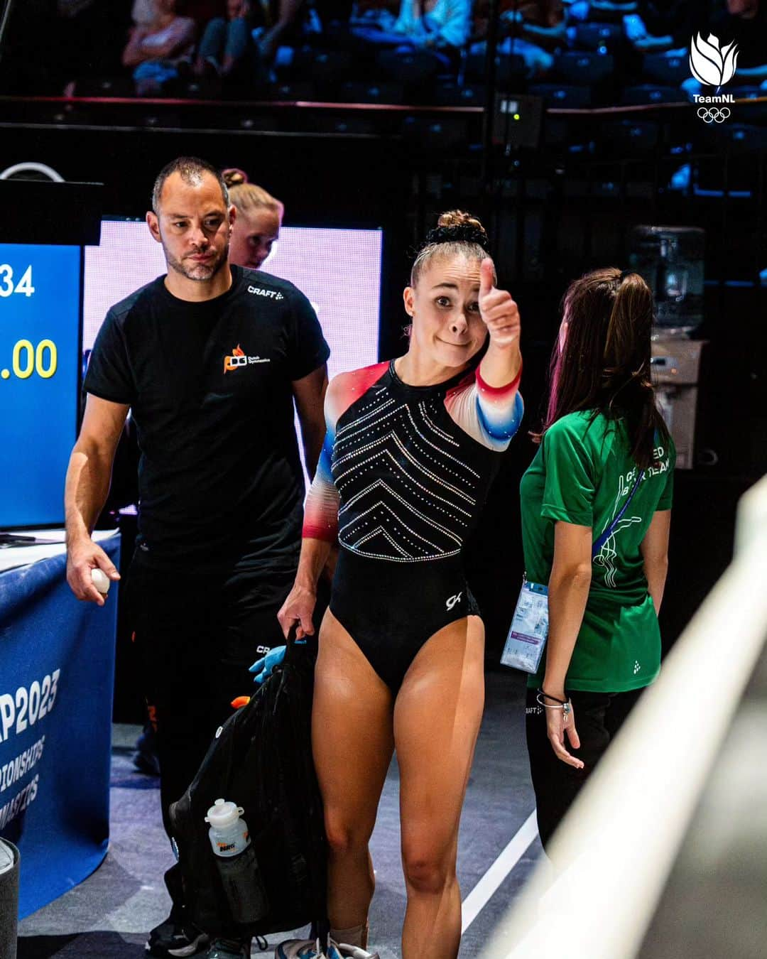 エイトォーラ・トールズドッティルさんのインスタグラム写真 - (エイトォーラ・トールズドッティルInstagram)「Lots of emotions at Worlds qualifications today! It started with goosebumps during our entrance and it all ended with smiles. We fought through it all and the crowd was with us along the way. I want to thank everyone who came to cheer for us. I really felt the support🫶🏻✨️ Now we wait and hope for some finals🤞🏼 #teamnl #worldchampionships」10月2日 4時03分 - eythora