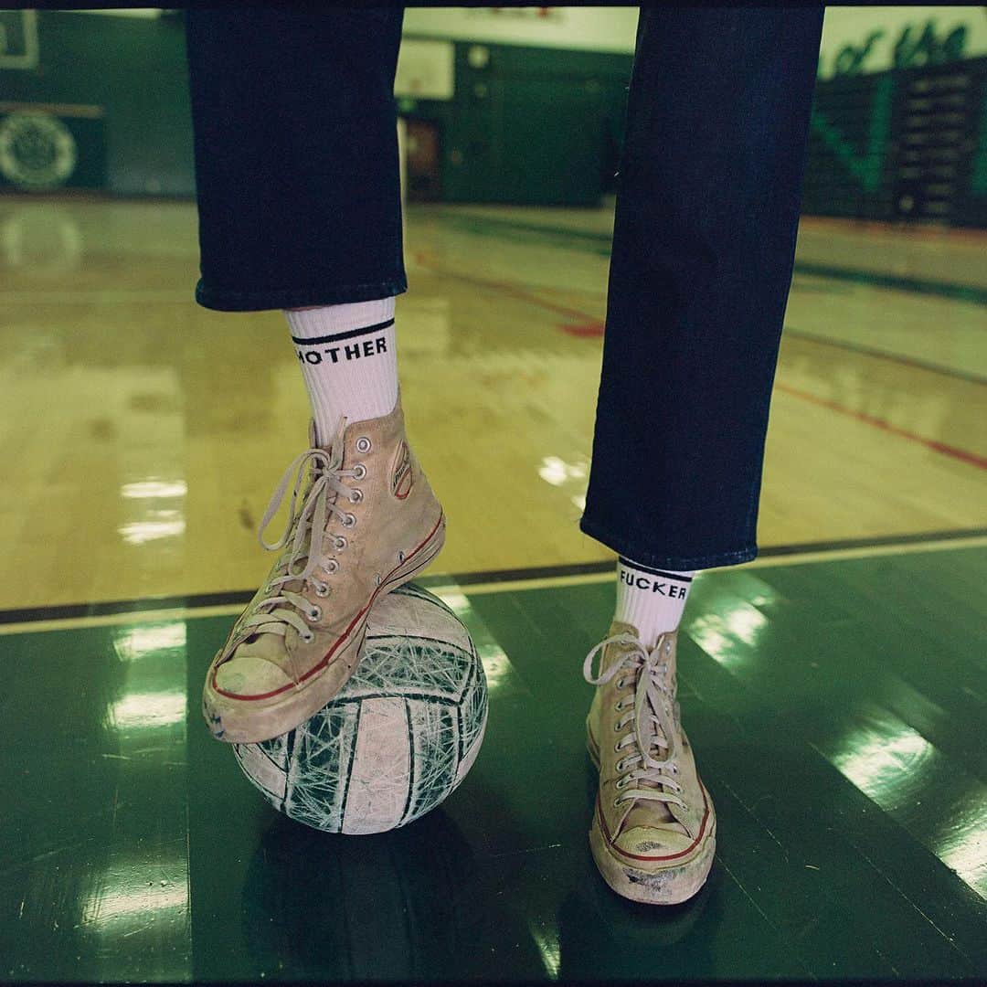 motherdenimのインスタグラム：「Ball's In Your Court. 🏐」