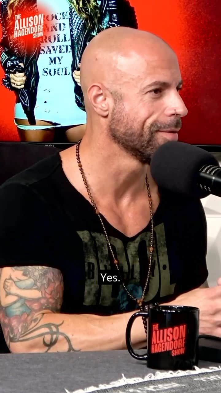 クリス・ドートリーのインスタグラム：「@chrisdaughtry ~ “Now I feel I can fully be myself. I have lived through a lot and that feels like success to me.” ❤️‍🔥 Full conversation link in bio ⚡️   #chrisdaughtry #daughtry #allisonhagendorf #theallisonhagendorfshow #music #newmusic #rock #rockmusic #hardrock #rocknroll」