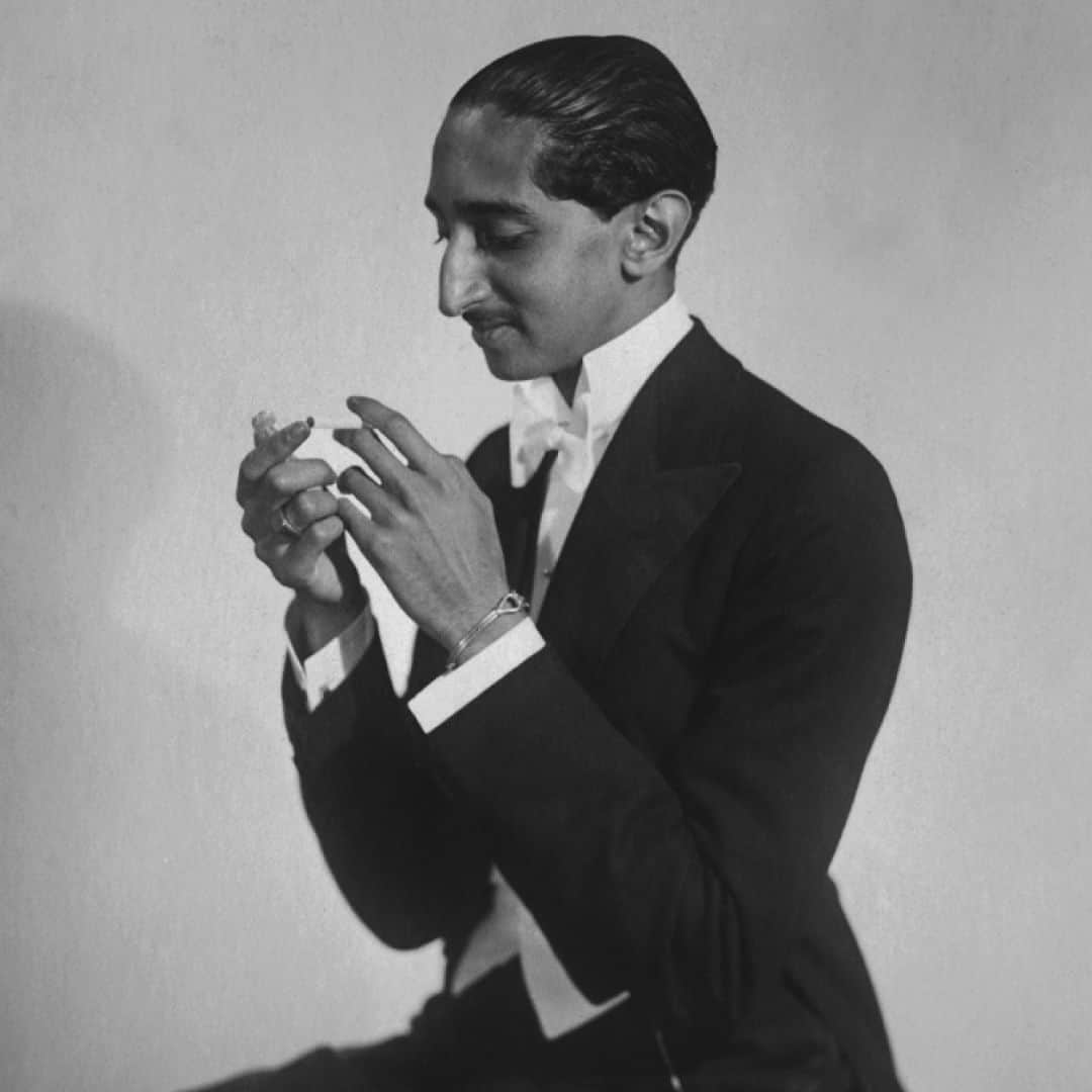 クロスサージョンのインスタグラム：「MUSE  Maharaja of Indore. Portrait by Man Ray. Paris, circa 1930.  #clothsurgeon #savilerow #bespoke」