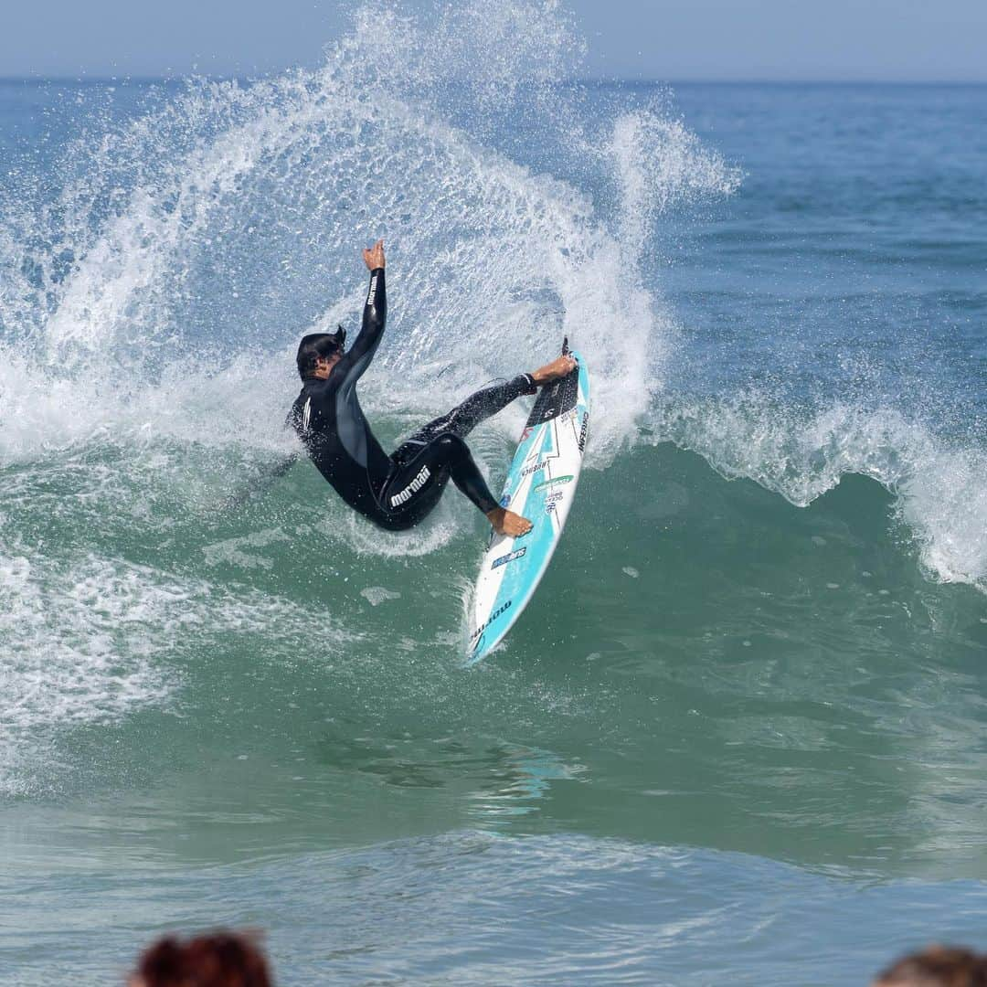 ミグエル・プッポのインスタグラム：「DAY OFF + valinha de corrente 🙌🏽  @mormaiioficial  @surfview_brasil  @oceandrop  @cooperfrigu  @construtoranossolar  @layback  @silverbaybrasil  @sharpeyesurfboards  @refugiodemaresias」