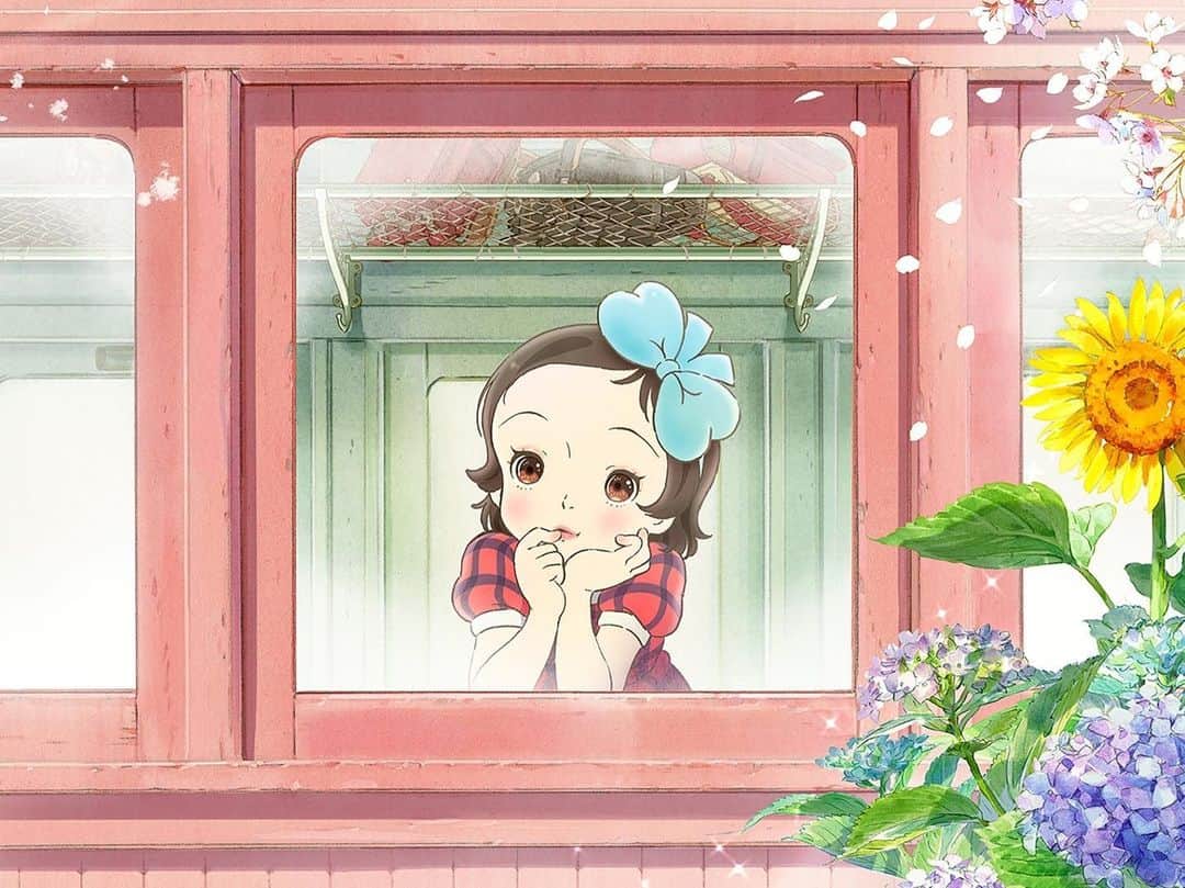 のインスタグラム：「世界的ベストセラー 「窓ぎわのトットちゃん」がアニメ映画に！ 私はトットちゃんのお母さんの役を演じました。 昭和の最初の頃の自由が丘のあたりの景色が、私は大好きです。 公開は12月8日！  The international bestseller "The little girl at the Window" has been made into a movie! I play the role of the main character girl's mother in the movie. I really like the old streets of Tokyo about 80 years ago.」