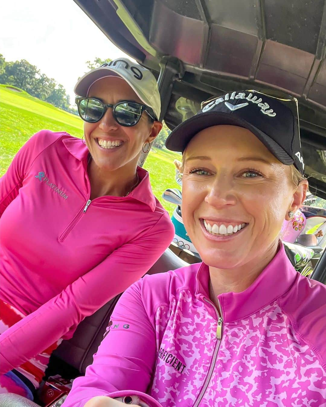 モーガン・プレッセルのインスタグラム：「Kicking off Breast Cancer Awareness Month with some pics from an amazing day with my Woodmont family last month raising money for the Morgan Pressel Foundation. Huge thanks to @paularetosa for joining us as well! Thanks for helping us make a different in the lives of those battling breast cancer in the DMV! 💕」