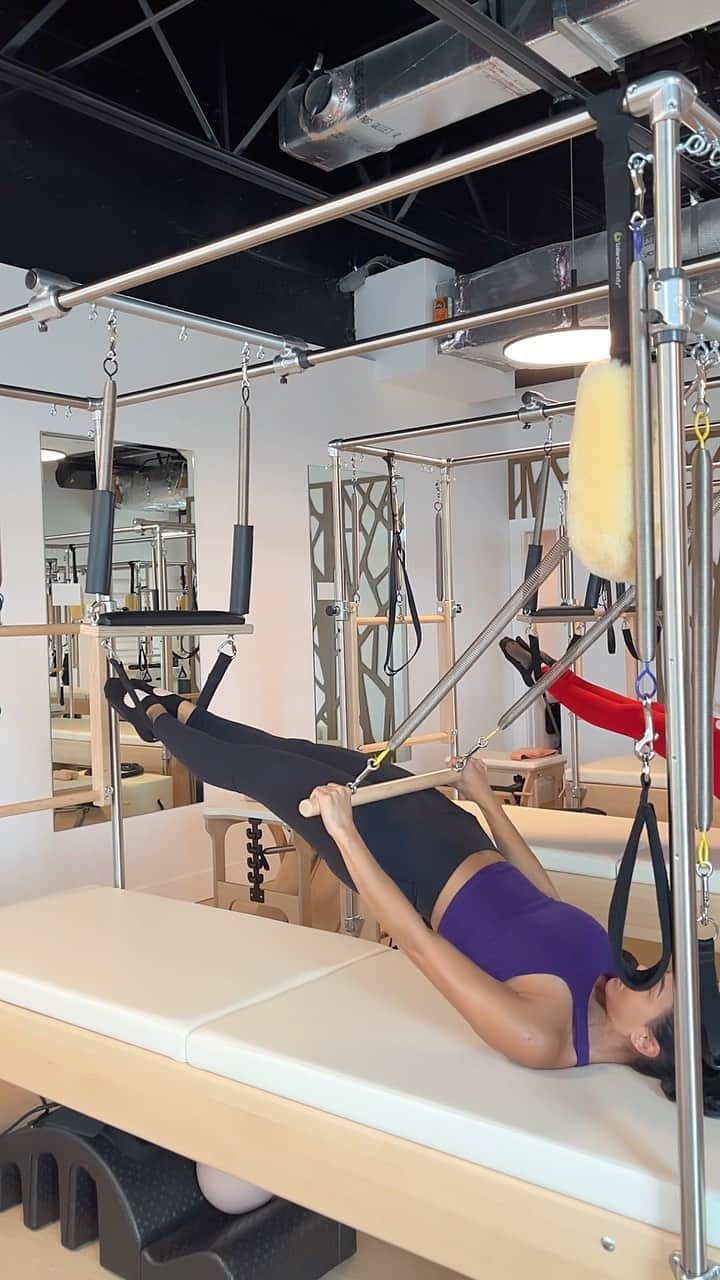 Melissa Risoのインスタグラム：「Today @tarynova_ and I took an amazing Pilates class @cadilabpilates with @propertyofhannah   #pilates #pilateslovers #healthylifestyle #ﬁtness #bff」