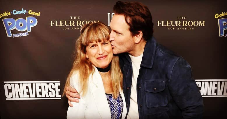 ピーター・ファシネリさんのインスタグラム写真 - (ピーター・ファシネリInstagram)「Such a fun night celebrating the opening of #ONFIRE🔥Thanks to everyone who came out. And a Big special thanks to @fleurroom.la and @ipic for hosting and @peroniusa @elcristianotequila @cookiepop_candypop for being a part of the night.」10月2日 6時54分 - peterfacinelli