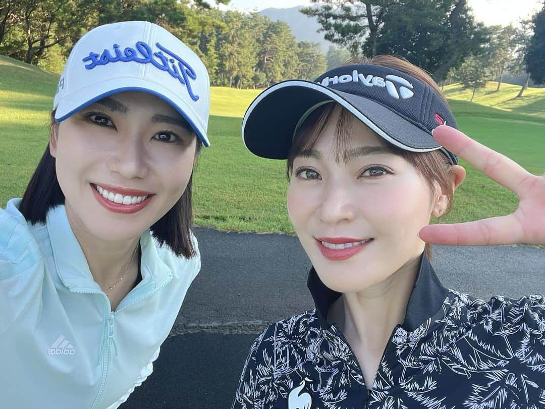 野口彩未さんのインスタグラム写真 - (野口彩未Instagram)「関西で⛳️ 真琴さんと一緒でした🤩 美し過ぎた、、わ😭💘  私は産後初の68でまわれました😭💕✌️👏 しかも後半32！ そしてジャパンエースの しゃぶしゃぶ最高でした🤤 名物なんだって！  #小野ゴルフ倶楽部 #ジャパンエースゴルフ倶楽部 #女子プロゴルファー#女子ゴルファー #ゴルフ女子」10月2日 17時50分 - ayami.54