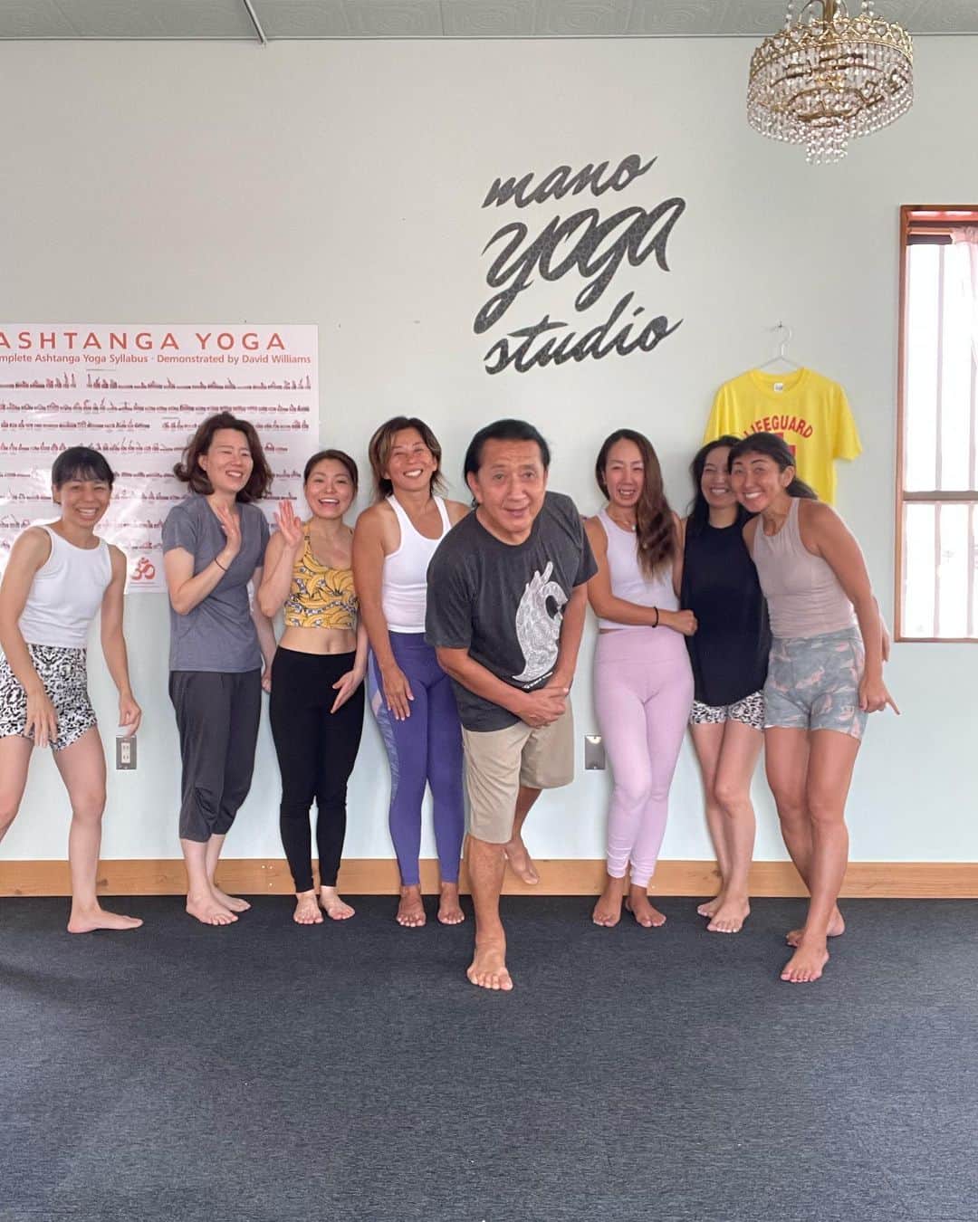 Ken Harakumaのインスタグラム：「楽しかった沖縄もあっという間に無事終了❣️ @manoyogastudio  @yoga_hacchi  @okinawa_healing_yoga_  後半2日間ご参加いただいた皆さん、マノヨガスタジオの真理ちゃん、企画運営Tomomiちゃん、空港出迎えしてくれたRumiちゃんありがとうございました❣️ @international_yoga_center  #アシュタンガヨがガ #ケンハラクマ  #沖縄」
