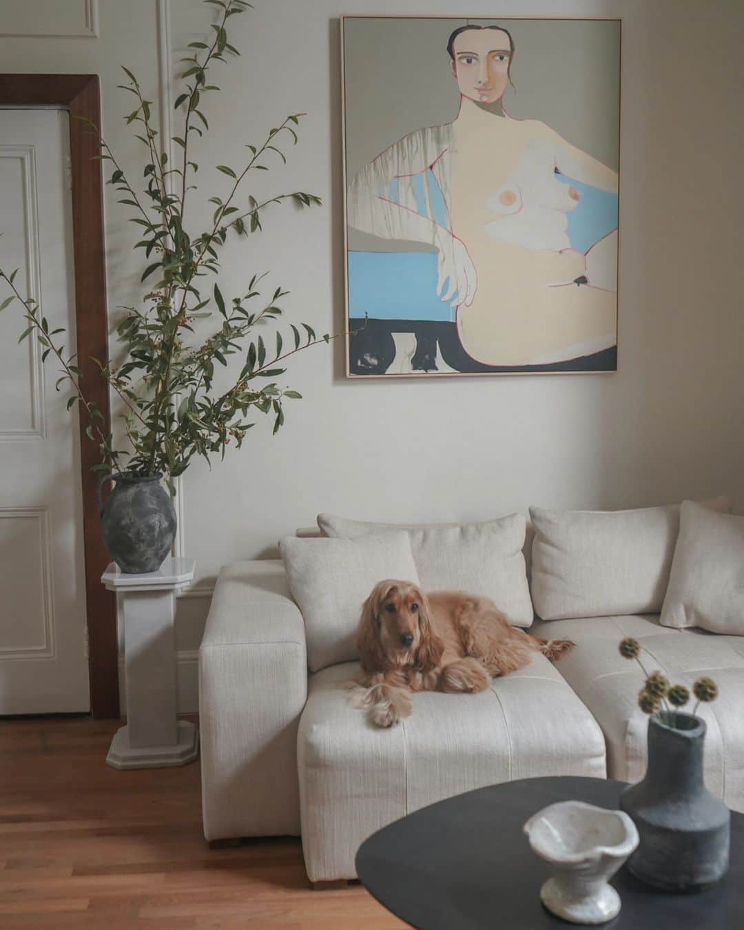のインスタグラム：「It's a Scandi dream come true! I am so excited to share the @hygge_for_home collaboration with @sofadotcom. The Romy sofa has been designed for maximum flexibility which can be assembled in so many different ways meaning it can be styled as individual modules or as a traditional sofa. I adore the cosy lux style that is giving me total Scandinavian feels. This is the Romy 2 Seat Sofa in Hygge Shearling Chunky Weave with English Oak Legs. #SofaDotComxHyggeforHome #FindTheOne #EnrichYourOasis」