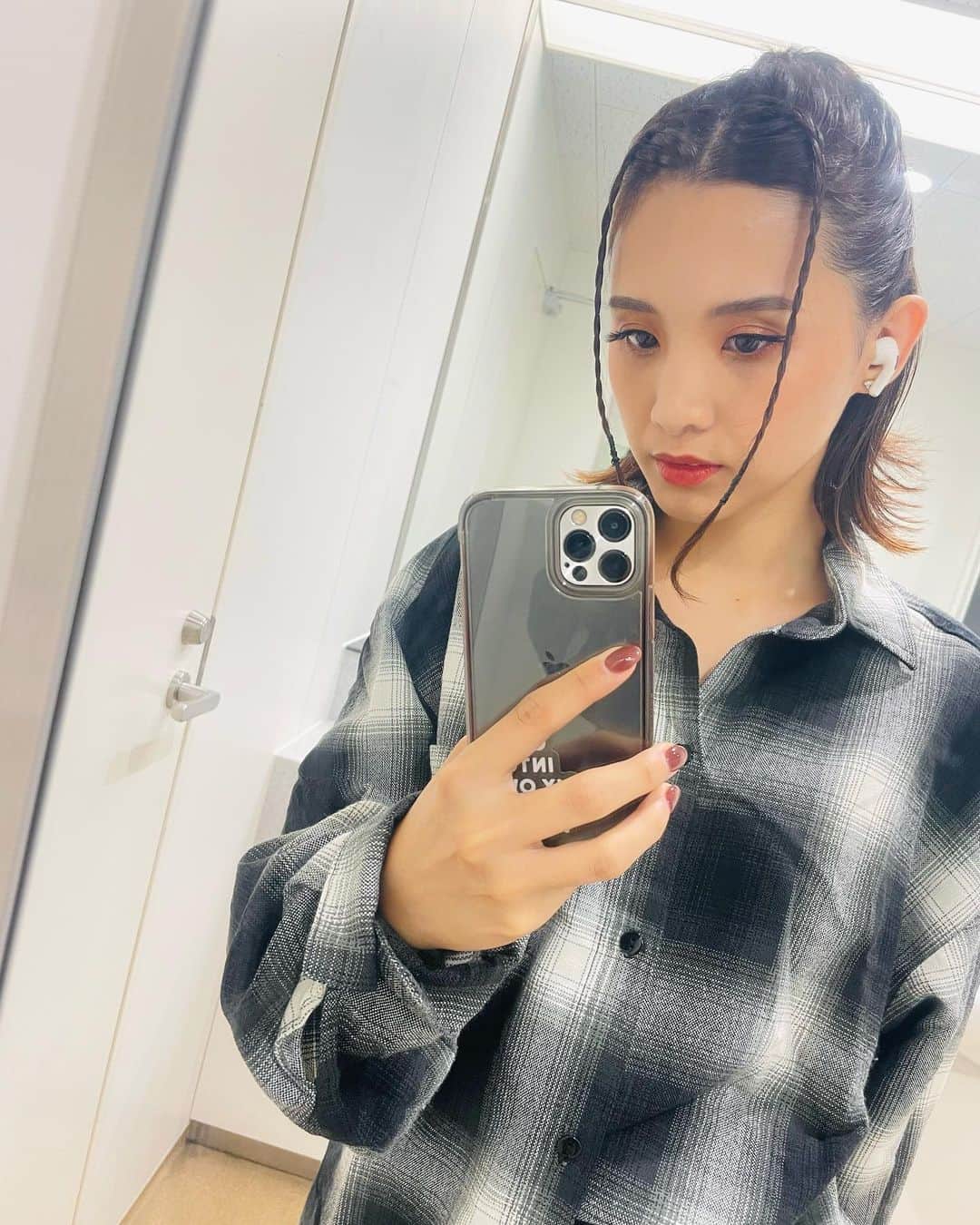 Beverlyのインスタグラム：「😮😉😗😉」