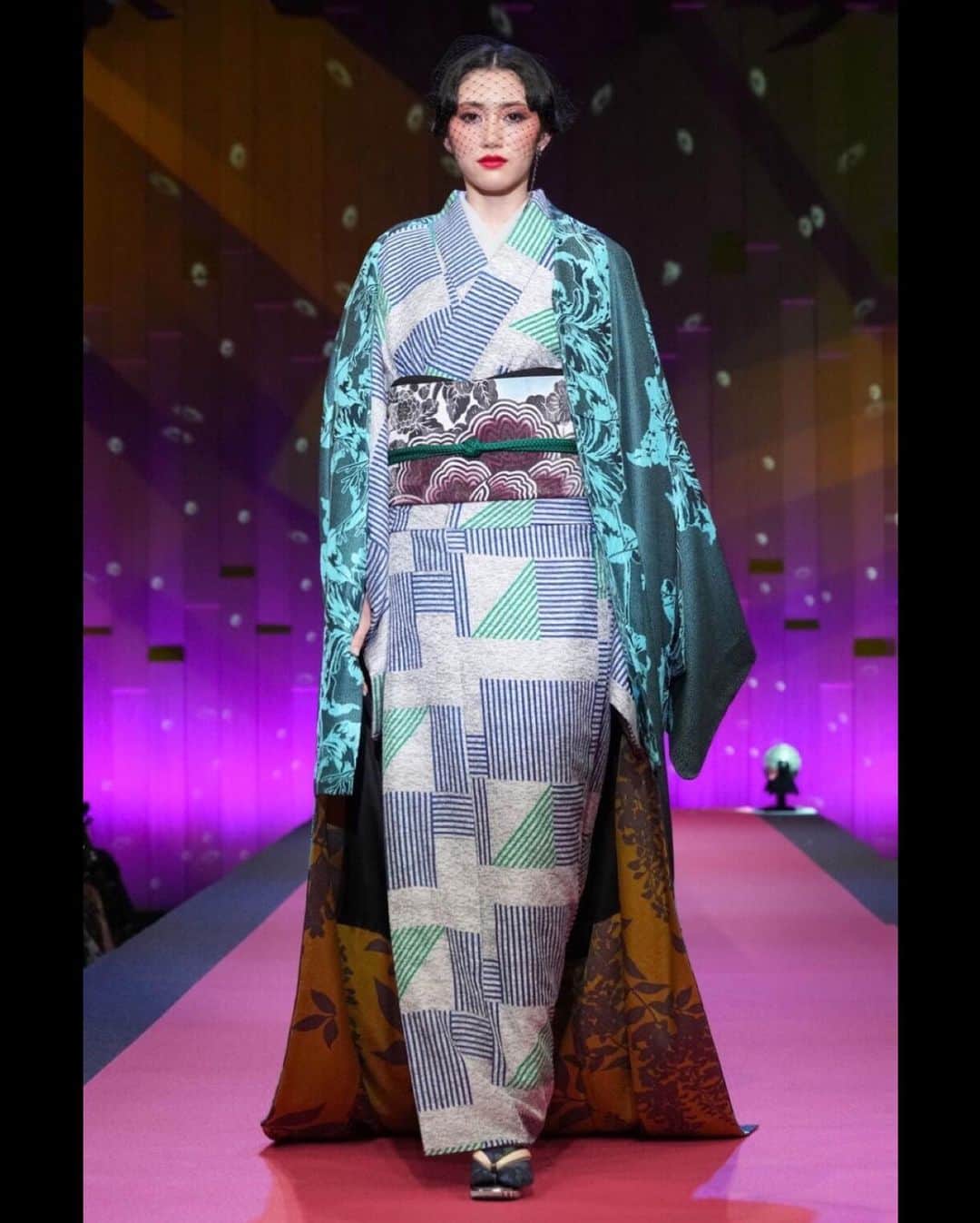黒田瑞貴のインスタグラム：「TOKYO KIMONO COLLECTION 2023  👘　@jotaro_saito_ginzasix  @saitojotaro  💄　@yumiko.kamada   https://youtu.be/PIt-sk4DaEs?si=h6YW0k11LBS91ruC  #fashion #kimono #着物」
