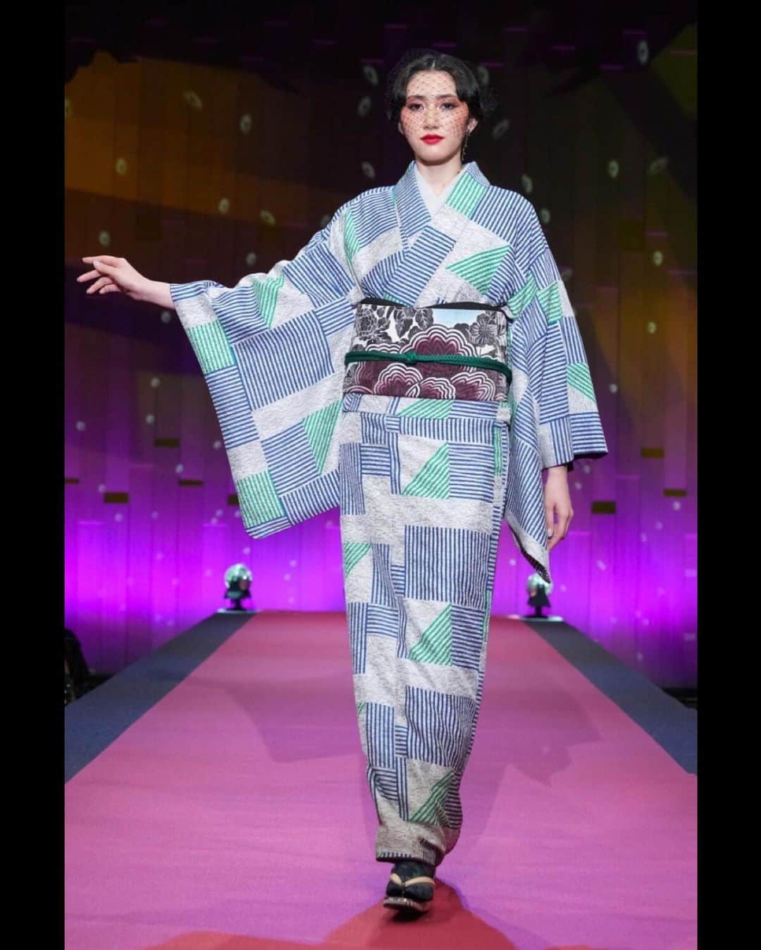 黒田瑞貴さんのインスタグラム写真 - (黒田瑞貴Instagram)「TOKYO KIMONO COLLECTION 2023  👘　@jotaro_saito_ginzasix  @saitojotaro  💄　@yumiko.kamada   https://youtu.be/PIt-sk4DaEs?si=h6YW0k11LBS91ruC  #fashion #kimono #着物」10月2日 16時39分 - kurodamizuki_