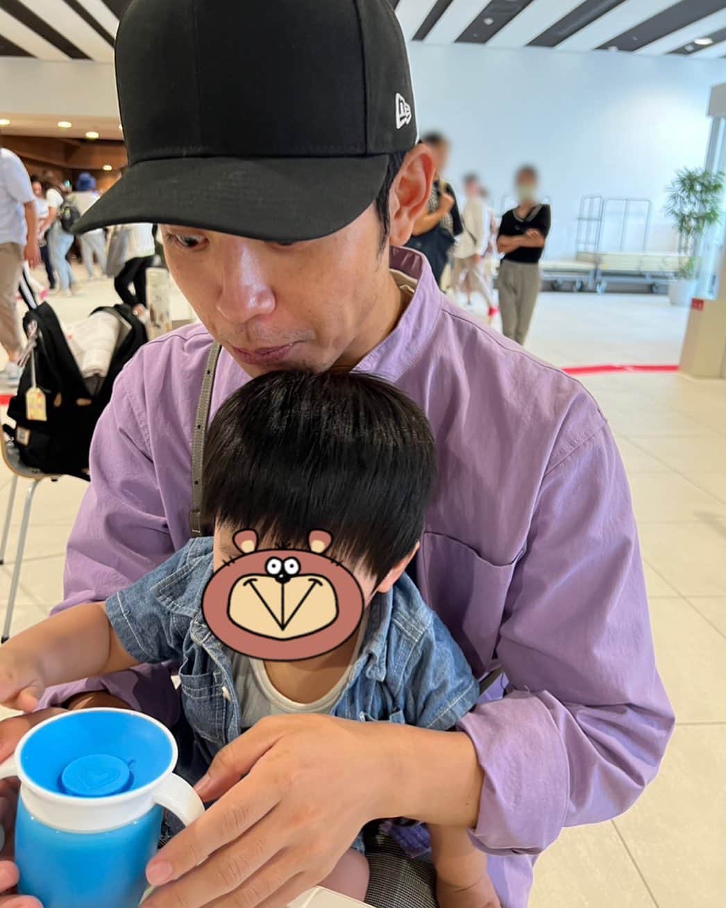 藤村晃輝のインスタグラム：「お茶こぼれ…るかと思った。きゃわ。 #やんちゃboy」