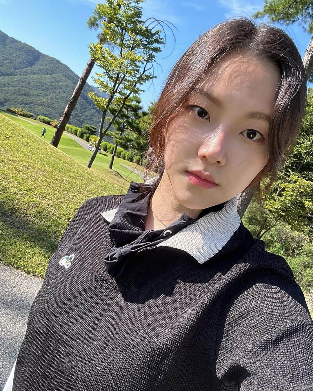 Ni Daさんのインスタグラム写真 - (Ni DaInstagram)「오늘도 잘~굴리고 등산 잘~하고갑니다 🏌🏻‍♀️🌱 후…」10月2日 16時45分 - da.ni_jung