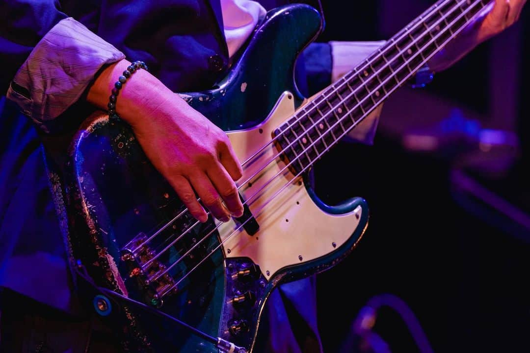 林幸治さんのインスタグラム写真 - (林幸治Instagram)「TRICERATOPS 「RETURN OF THE GREAT SKELETON 2023」  A 1964 Fender Jazz Bass  photo by Keita Fukumi  #トライセラトップス  #returnofthegreatskeleton2023  #fenderjazzbass  #fenderbass  @ktagrant」10月2日 16時47分 - tct_koji_hayashi