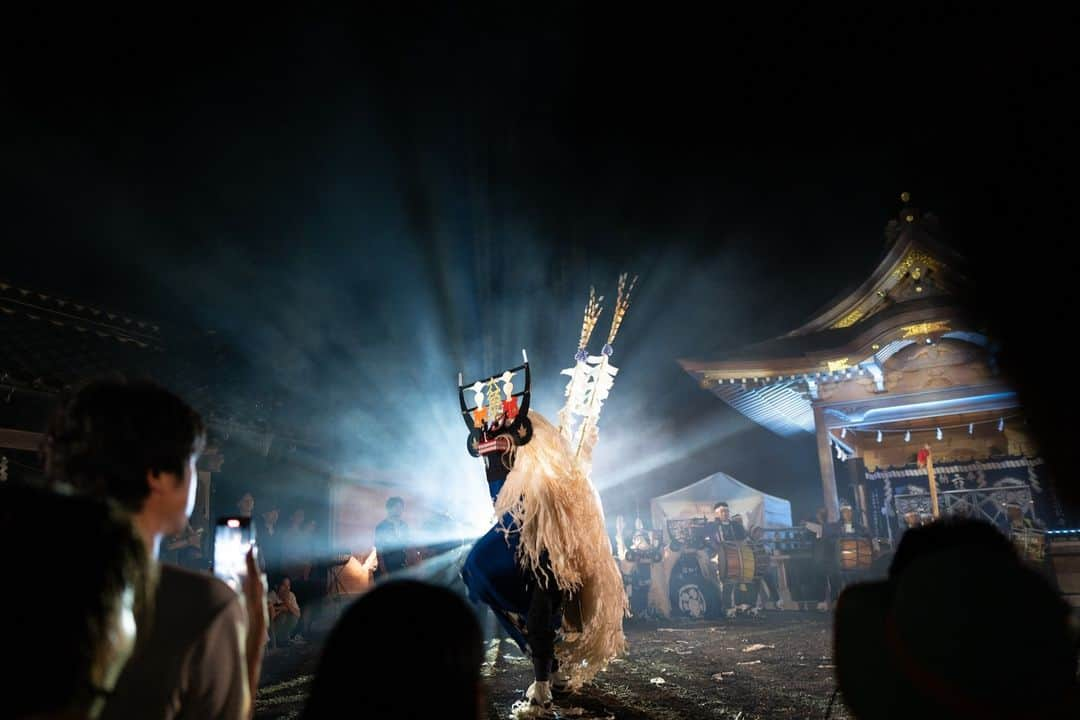 The Japan Timesさんのインスタグラム写真 - (The Japan TimesInstagram)「Tono, Iwate Prefecture, is known as the home of Japanese folk tales and “yōkai” (supernatural beings) culture after the region’s orally transmitted tales were collated as “Tono Monogatari” (The Legends of Tono), a collection of stories published by folklorist Kunio Yanagita in 1910. The collection would go on to become the Grimm’s fairy tales of Japan and cement Tono’s legacy as the setting of scary stories to tell in the dark. The local culture of the region, too, has a reputation for embracing a nebulous view of the space between life and death. Those eerie themes, both real and mythical, provide the backdrop and inspiration for the unique Tono Meguritoroge, a 3-year-old festival combining local history and the performing arts with modern culture and music to create an entirely new kind of event.  The name Meguritoroge comes from a local tradition called “mukai toroge” (welcoming lantern tree), in which a flag and lantern are erected to guide the spirits of ancestors back to their homes.  The festival is an attempt by a team of producers, documentarians, musicians and Tono locals to welcome new guests to the city by reinterpreting the “shishi-odori” (literally translated as “lion dance”) tradition and presenting Tono’s performing arts scene to a new generation. Read more with the link in our bio.  📸 @lancestein  #japan #tono #iwate #culture #traveljapan #travel #meguritoroge #japantimes #日本 #遠野 #遠野市 #岩手 #岩手県 #文化 #旅行 #遠野巡灯篭木 #ジャパンタイムズ #👹」10月2日 17時02分 - thejapantimes