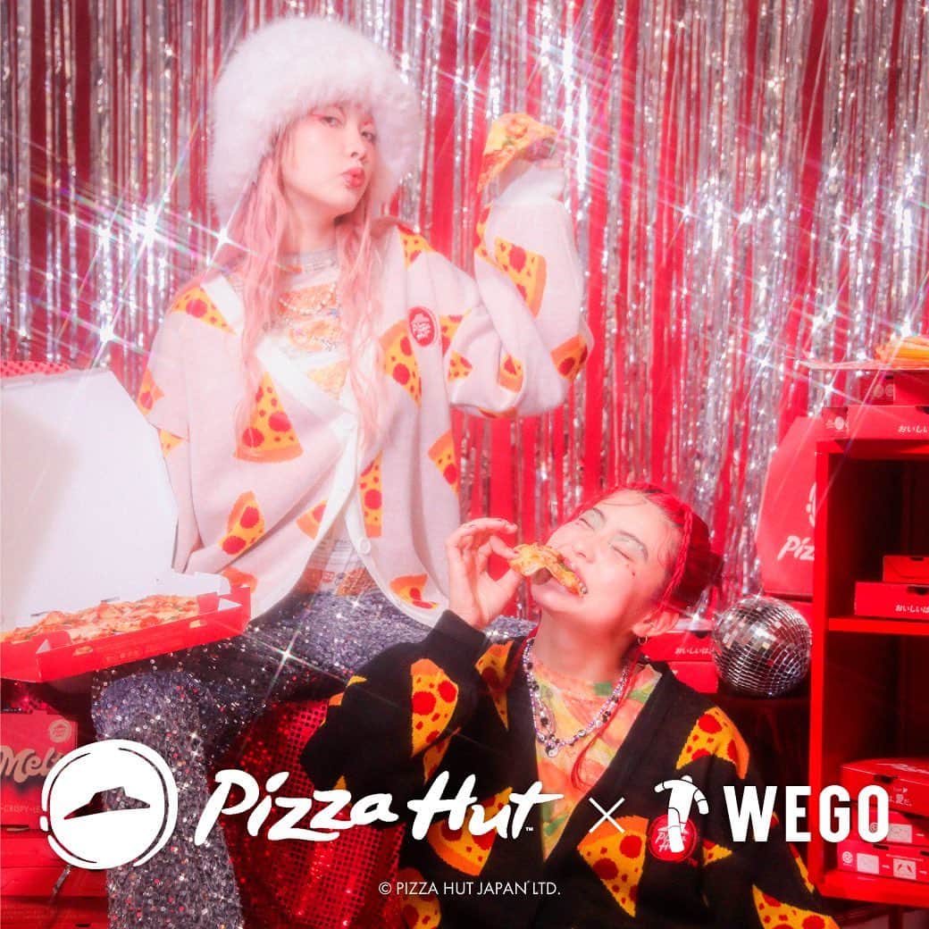 WEGOさんのインスタグラム写真 - (WEGOInstagram)「ㅤㅤㅤㅤㅤㅤㅤㅤㅤㅤㅤㅤㅤ 🍕Pizza Hut×WEGO コラボレーショングッズ🍕 ピザをモチーフに、アパレルから小物まで幅広い商品をご用意★ WEGO一部店舗にて10/6(金)〜発売となりますので、是非チェックしてみて下さい🍕★  <Pizza Hutコラボグッズ> ◼︎発売日 2023年10月6日(金) ※WEGO ONLINE STOREは10:00~販売開始  ◼︎販売店舗 【WEGO】 札幌店 / 仙台パルコ店 / 大宮アルシェ店 池袋P’パルコ店 / ららぽーとTOKYO-BAY店 心斎橋店 / HEP FIVE店 / ららぽーと門真店 広島店 / 福岡パルコ店 / アミュプラザくまもと店 【WEGO 1.3.5...】原宿竹下通り店 【ONLIN STORE】WEGO ONLINE STORE」10月2日 17時09分 - wego_official