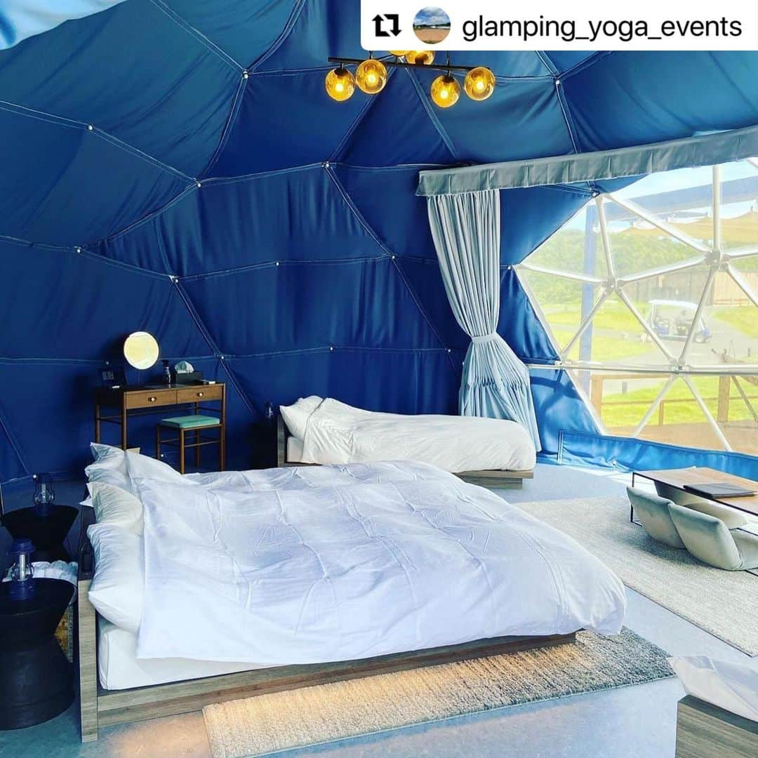 Ken Harakumaさんのインスタグラム写真 - (Ken HarakumaInstagram)「#Repost @glamping_yoga_events with @use.repost ・・・ ✨素敵なお部屋はカップル貸切でも、仲良しのグループでもご予約頂けます✨ お一人宿泊者様もお受付しております。お値段はご気軽にお問い合わせ、お申し込み下さいませ😊 ヨガのみ参加も随時お受付しております💁‍♀️✨  ご予約↓  https://ahgyoga2023.wixsite.com/my-site ※Instagramのトップページにあるリンクからクリック頂けます！  ⭐️マルシェには作家の一点ものお宝商品がたくさんございます♪マルシェだでもお越しいただくのも楽しいですよ♪  ⭐️熟練の技を備えたセラピストによるマッサージやケアはここでしか味わえない贅沢時間です✨是非ご体験下さい！！💆🏼‍♀️  2023年11月3日(金)㊗︎ 青空と星空のグランピングヨガとプチマルシェ ISUMI Glamping Resort ＆Spa SOLAS いすみグランピングリゾート&スパ ソラス 千葉県いすみ市釈迦谷1610-1 にて開催します。 @glamping_yoga_events ←イベントInstagramつくりました。フォローお願いします❣️  日本ヨガ界の第一人者　ケン・ハラクマ先生と、 テレビでも活躍の谷中めぐみ先生のヨガレッスンを体験できる貴重な機会です。 @kenharakuma  @international_yoga_center @yaa__na   ソラスのグランピング施設にて、青空と星空のもと、ヨガをお楽しみいただきます。 宿泊をして1泊2日でのんびりとお過ごしください。  また、ヨガウェアやアクセサリーなどのプチマルシェも開催。 @millebacishop  ヨガウェアMILLEBACI sugamihoko  切り絵作家すがみほこ pinedoor_ Pinedoor @spica.color Spica @harumi.taketsugu.39  FLUID @jewelry_studio_aya  jewelry studio Aya tony57_labo とにーLABO @kuu704yumi  Relaxing salon Kuu @sunnysmile.headcare  sunnysmile @bonmal_kamogawa Bon-mal PUDDING @warung_ombak ワルンオンバック  宿泊をせず、ヨガとマルシェだけでも、 ヨガや宿泊をせず、マルシェだけでもお楽しみいただけます。  #ヨガ #ケンハラクマ  #ケンハラクマ先生  #谷中めぐみ　#谷中めぐみ先生 #いすみ市　#グランピング　#ソラス #青空ヨガ　#星空ヨガ　#瞑想 #マルシェ #ヨガウェア　#切り絵　#アクセサリー #レジンアート　#もみほぐし  #バザルトストーン　#インド式ヘッドケア #プリン　#インドネシア料理」10月2日 17時21分 - kenharakuma