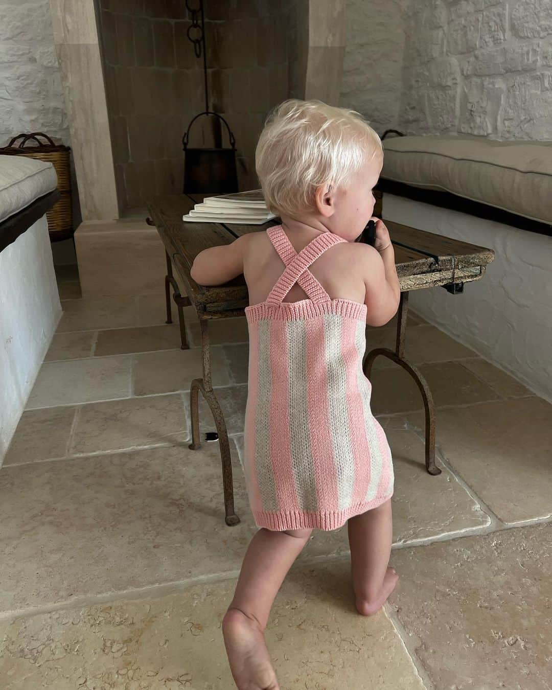 エリー・バレンさんのインスタグラム写真 - (エリー・バレンInstagram)「Some of my favourite iPhone snaps from Puglia 🫶🏼🫶🏼🫶🏼   #puglia #italy #summer #family」10月2日 17時21分 - elliewatson