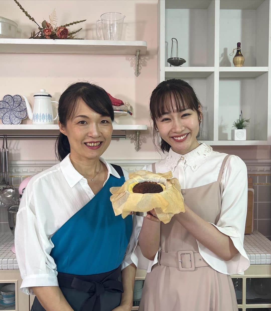 フジテレビアナウンサーさんのインスタグラム写真 - (フジテレビアナウンサーInstagram)「まるでチーズで作ったかのようなバスクチーズケーキ🧀 実はチーズではなく… 消費期限が近い"牛乳"を使っているんです🥛 生クリームも使わずカロリーダウン！  味も香りもバスクチーズケーキなのに、とってもヘルシーで美味しかったです☺️  #サステナWAVE #楽しくアクションSDGs #バスクチーズケーキ #牛乳 #フジテレビアナウンサー #岸本理沙」10月2日 17時31分 - fujitv_announcer