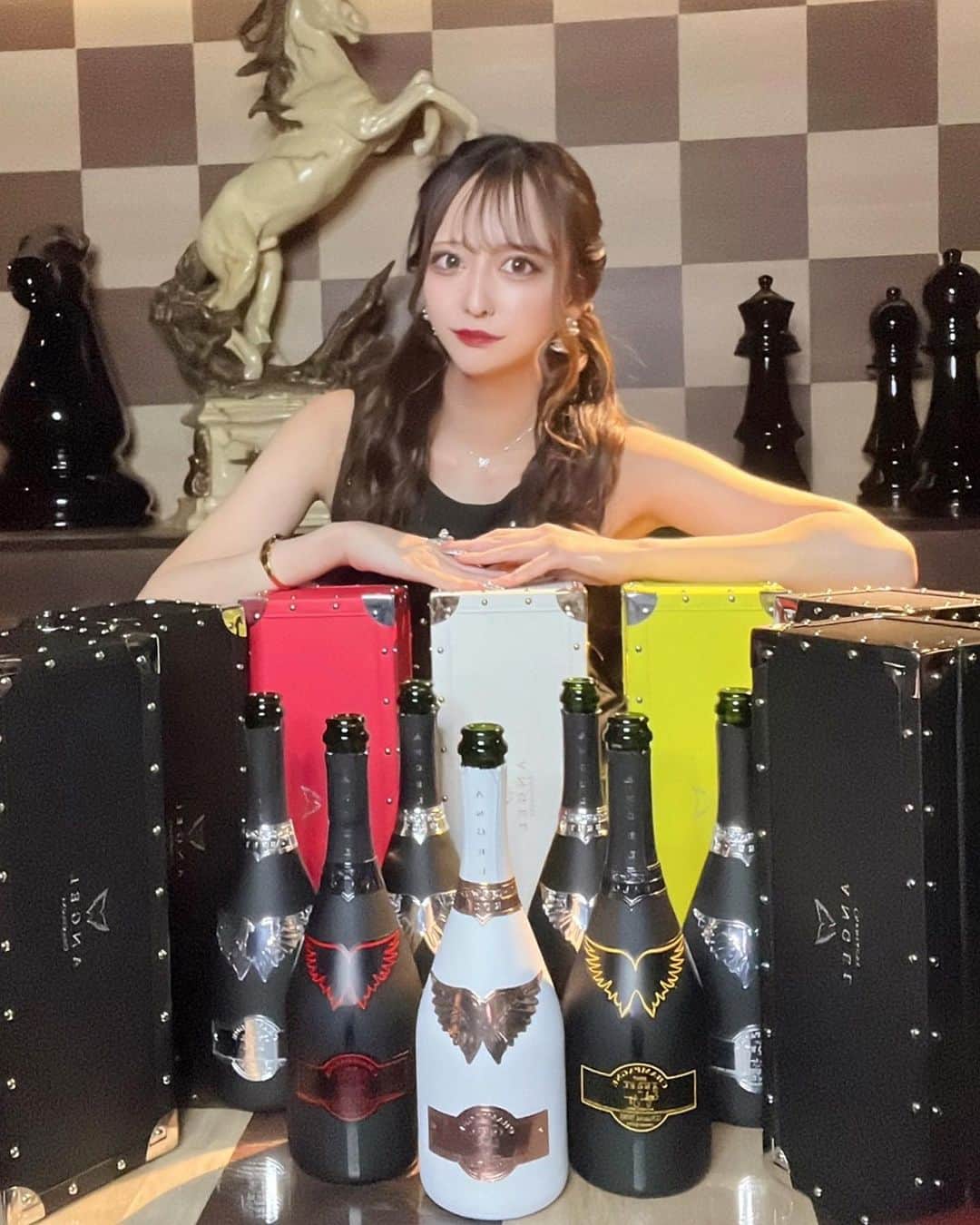 WAKANAのインスタグラム：「エンジェルがいいっていうワガママ聞いてくれてありがとう🥺🥺🫶🏻 これからも面倒見てください…🥺」