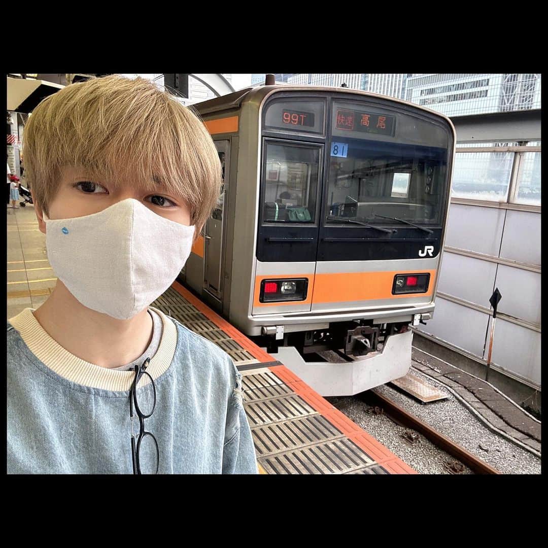 伊藤壮吾のインスタグラム：「#今日の鉄道 1189番線 中央線で東京へ。 20分待って209系に乗りました。」