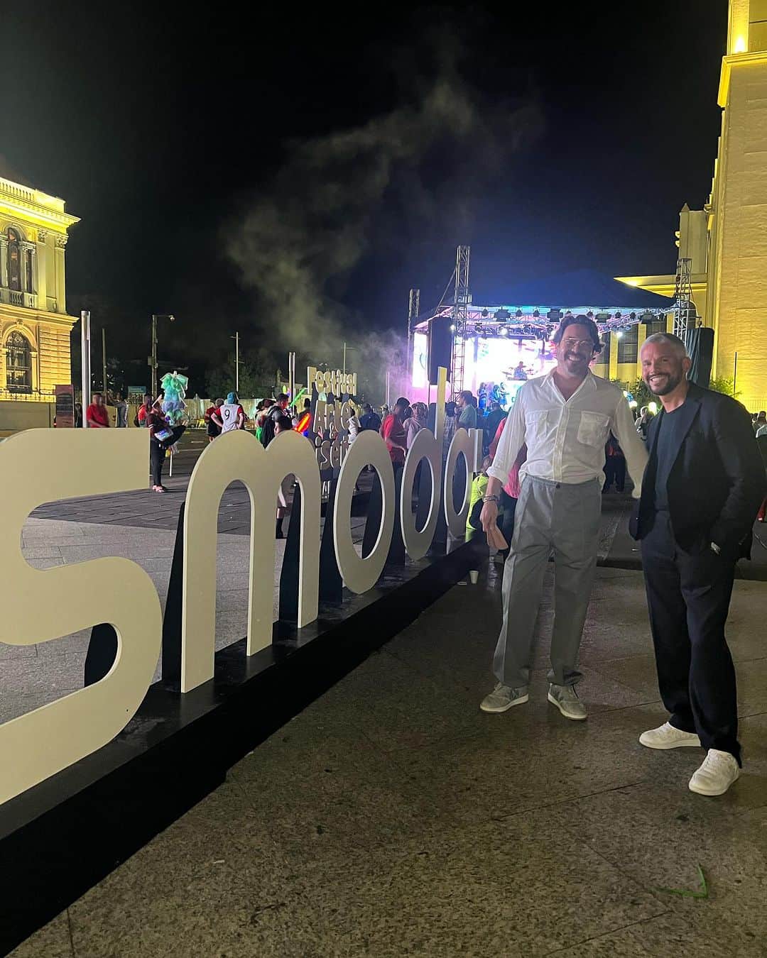Rodner Figueroaさんのインスタグラム写真 - (Rodner FigueroaInstagram)「Orgullosos de @rodnerfigueroastyle de haber sido parte de la semana de la moda de El Salvador @smoda.sv dentro de Un majestuoso escenario como el #palacionacional de #elsalvador en el #centrohistorico Gracias a @conamypesv por el apoyo a las micro y pequeñas empresas del diseño salvadoreño y a la plataforma de #smoda por amplificar el inmenso talento del pulgarcito de América!!! #rodnerfigueroastyle #rodnerfigueroa #sansalvador #fashionweek」10月2日 8時43分 - rodnerfigueroa