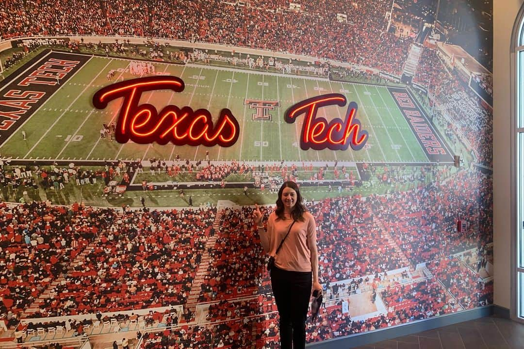 キム・カウフマンさんのインスタグラム写真 - (キム・カウフマンInstagram)「What a weekend! I can’t describe how fun it was to go back to @texastech to be inducted into the @texastechathletics Hall of Fame. Thank you to all of my friends and family who made the trip to celebrate. Thank you to the @doubletvarsityclub for making this weekend so memorable. I can’t wait for many more HoF weekends in Lubbock.  Guns up!! @brianapaulson @nlmcgruder @kaufman.ashley @angstanford @johanwolkesson @kaufman4495 @kelsyhope」10月2日 8時56分 - kimkaufmangolf