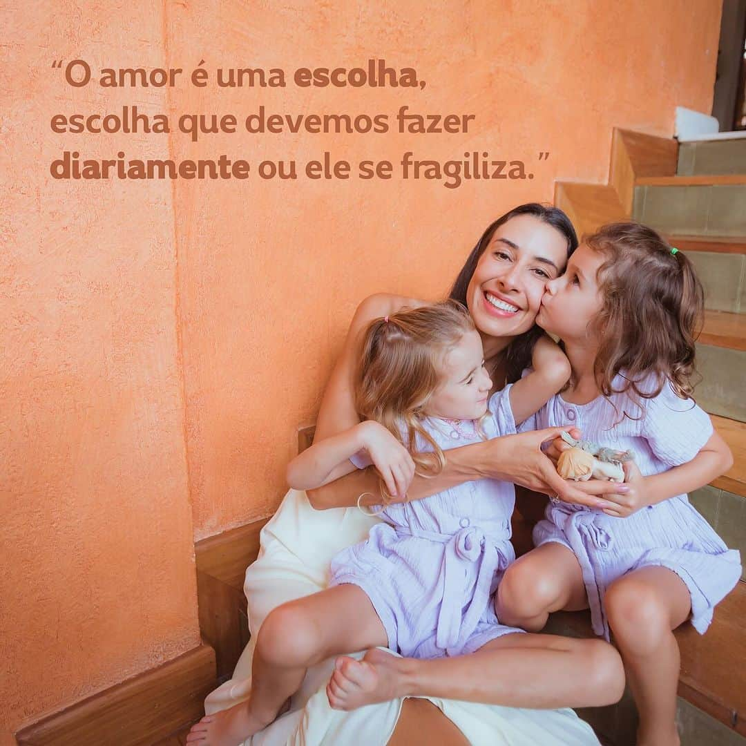 シェイラ・カストロのインスタグラム：「“O amor é uma escolha, escolha que devemos fazer diariamente ou ele se fragiliza.” E a vida é sobre amor, o segredo de tudo está em encontrar o amor no nosso dia a dia, nas nossas relações, em encontrar o amor próprio. Só com amor encontramos a felicidade! 🤍」