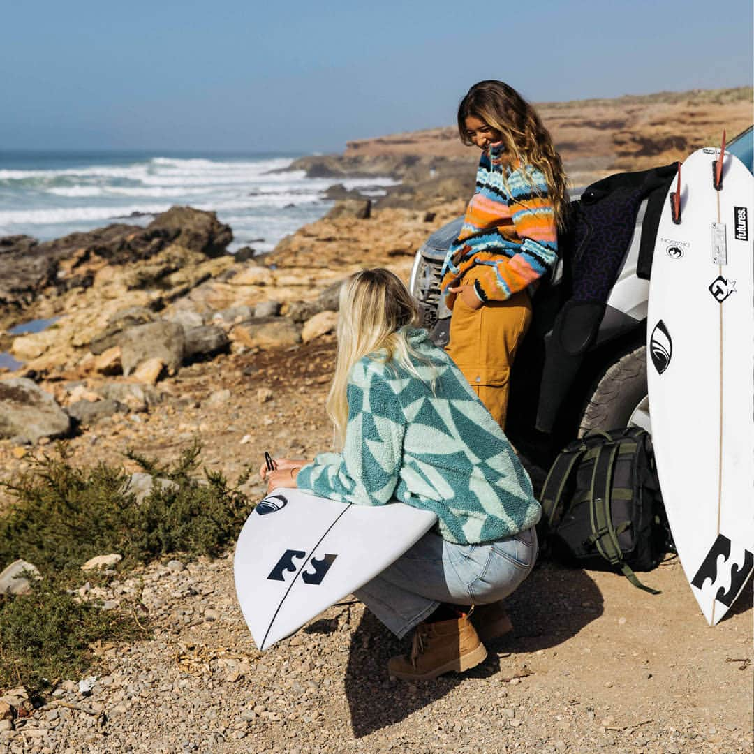 BILLABONG WOMENSのインスタグラム：「Loading up the truck and headed... well we don’t really know where yet. Watch the film, link in bio. #BillabongAdventureDivison」