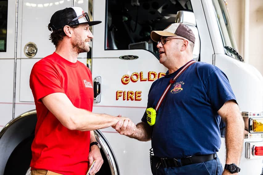 チェイス・ライスさんのインスタグラム写真 - (チェイス・ライスInstagram)「Morning I chased Elk. Afternoon I played firemen. Evening I played with Brooks and Dunn for @coorsbanquet 150th at the brewery in Colorado. This may go down as one of my best days ever. 📸: @evan_destefano」10月2日 9時04分 - chaserice