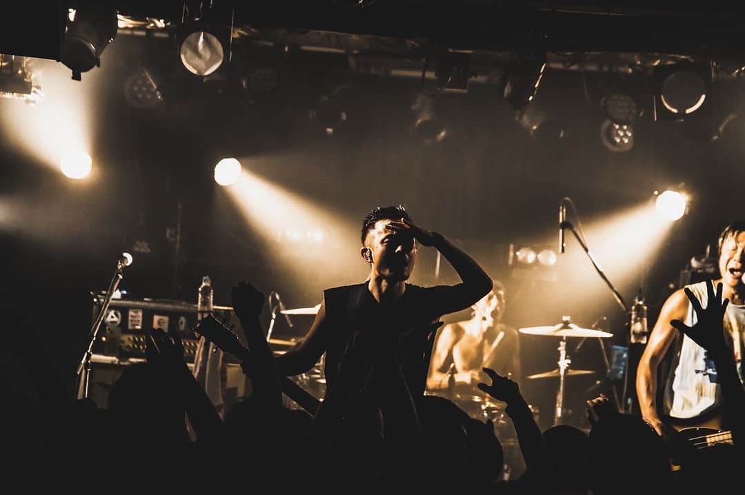 Jose さんのインスタグラム写真 - (Jose Instagram)「大阪楽しかったなー！ 次の関西は弾き語りで神戸。 バンドでは来年のパニシャかな？ また集まろうぜ🤘  photo @tani1047ri」10月2日 9時50分 - jose.totalfat