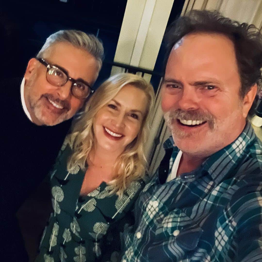 レイン・ウィルソンのインスタグラム：「Had an amazing time the other night with some old friends. Steve and @AngelaKinsey generously joined me and some guests, donors and staff members to raise money for @LideHaiti and girls education. (Thanks to the good folks @charitybuzz for helping put together.) It wasn’t exactly a reenactment of the dinner party episode, but I did bring my babysitter and a teeny tiny flatscreen. Follow @LideHaiti and help spread the word about their incredible work!」