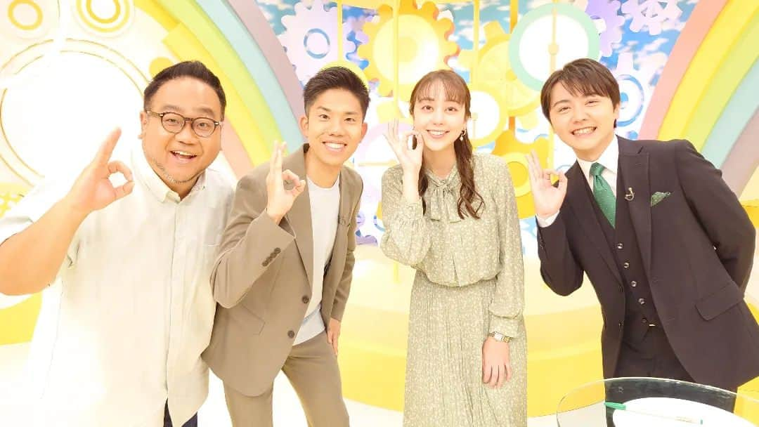 北海道テレビ「イチオシ！モーニング」さんのインスタグラム写真 - (北海道テレビ「イチオシ！モーニング」Instagram)「イチモニ！　10/2（月）からリニューアルしました🎊  スタジオセットが黄色を基調にした明るい物に変わりました。  スタッフは前日まで開催されていた #HTB秋の大感謝祭 に携わっていた者もいて、不慣れなところが散見されましたが出演者の皆さんが明るく楽しくカバーしてくれました。  #イチモニ 月曜日はこのメンバーでお伝えします📡  #土屋まり #藤澤達弥 #五十幡裕介  #河野真也」10月2日 9時44分 - htb_ichimoni