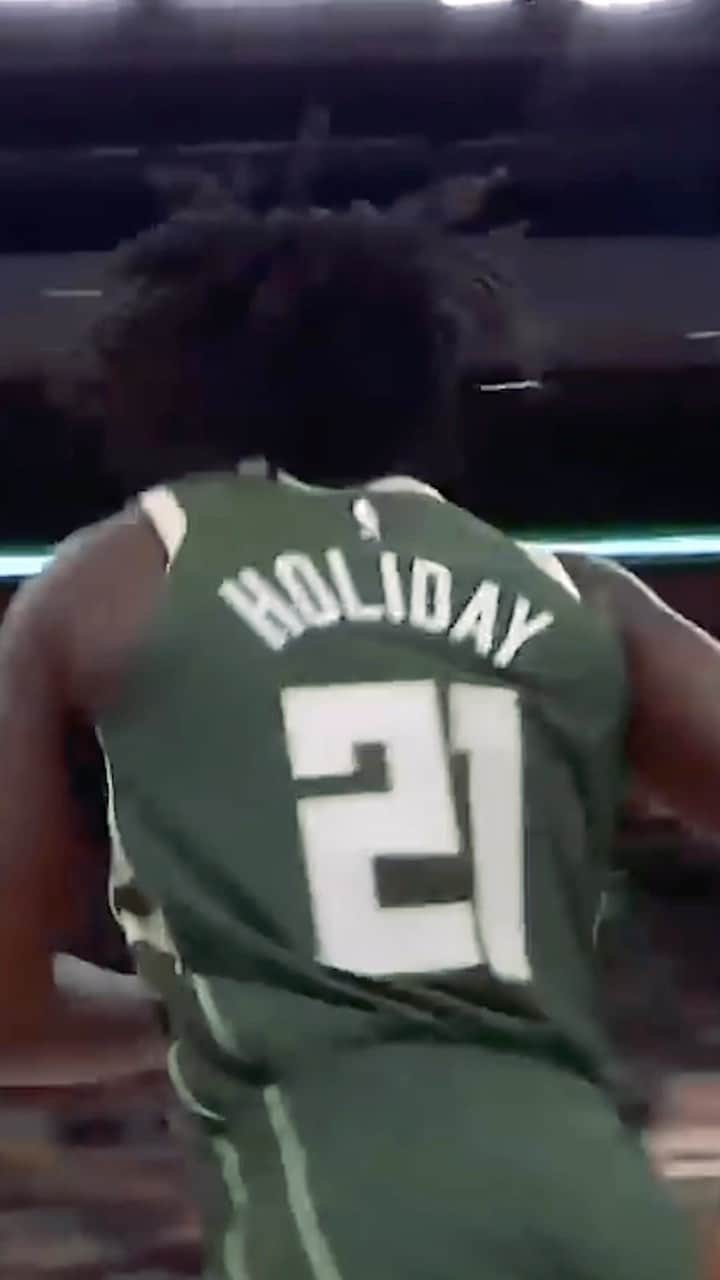 ボストン・セルティックスのインスタグラム：「Happy Holidays ☘️」