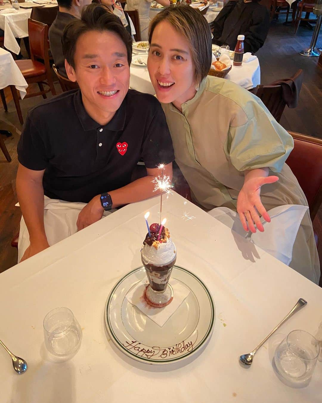 大山未希さんのインスタグラム写真 - (大山未希Instagram)「🎂  ＼38歳になりました／  長野県にいるので 早めにお祝いしてもらった！  LINEなどお祝いのメッセージくれた方も ありがとうございます！  お仕事もプライベートも充実して 大変なこともあるけど楽しい毎日を送っています！  今後ともみなさん！ よろしくお願いしますねー🩵  ※謎にろうそくを吹き消すだんな。 　誕生日はわたしやで？笑  #誕生日 #dm誕生日 #ウルフギャング六本木 ↓」10月3日 7時00分 - miki_oyama1003