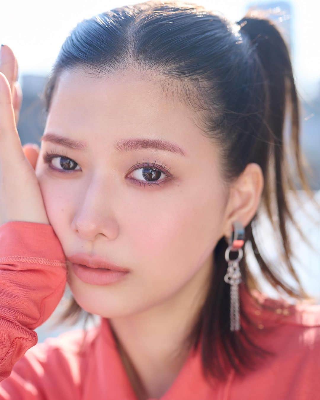 花盛友里のインスタグラム：「Shooting for @nonno_magazine  りさちゃん🤍」