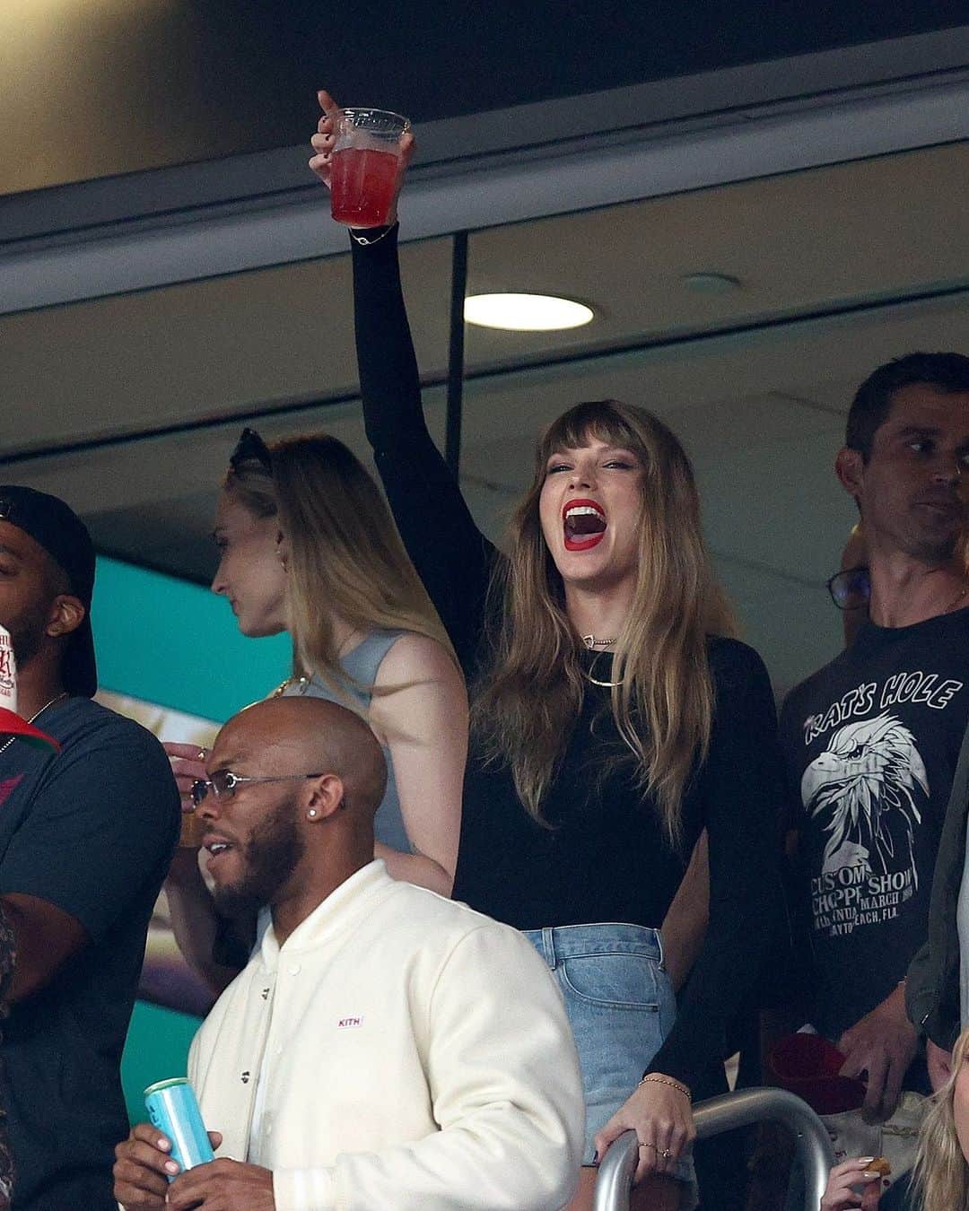 のインスタグラム：「I'm rooting for @taylorswift and only @taylorswift.」