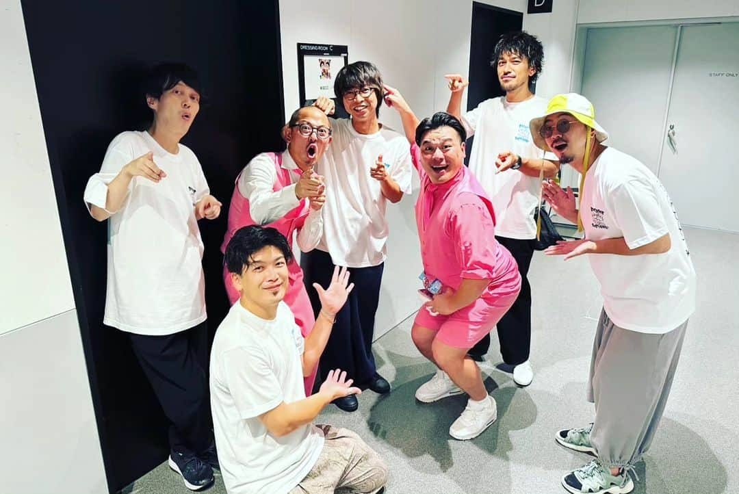 横山祐介さんのインスタグラム写真 - (横山祐介Instagram)「🥁2023.10.1📸 土佐兄弟のぶちアゲ文化祭2023 at Zepp Shinjuku  お笑いと音楽の異文化交流 めちゃくちゃ楽しかった〜。  世代的にはやはり生でクールポコ。さんの ネタを見れたのが感激でぶちアガリました。  VIVANT視聴者が少なかったのに "おいドラムonドラム"をしてしまったのが反省点。  呼んでくださった土佐兄弟のお二人 本当にありがとうございました！  #wacci #土佐兄弟 #ぶちアゲ文化祭 #岡崎体育 #ふるっぱー #ねお #クールポコ。 #四千頭身 #ちゃんぴおんず #ぱーてぃーちゃん #ラパルフェ」10月2日 10時38分 - yan_drums_wacci