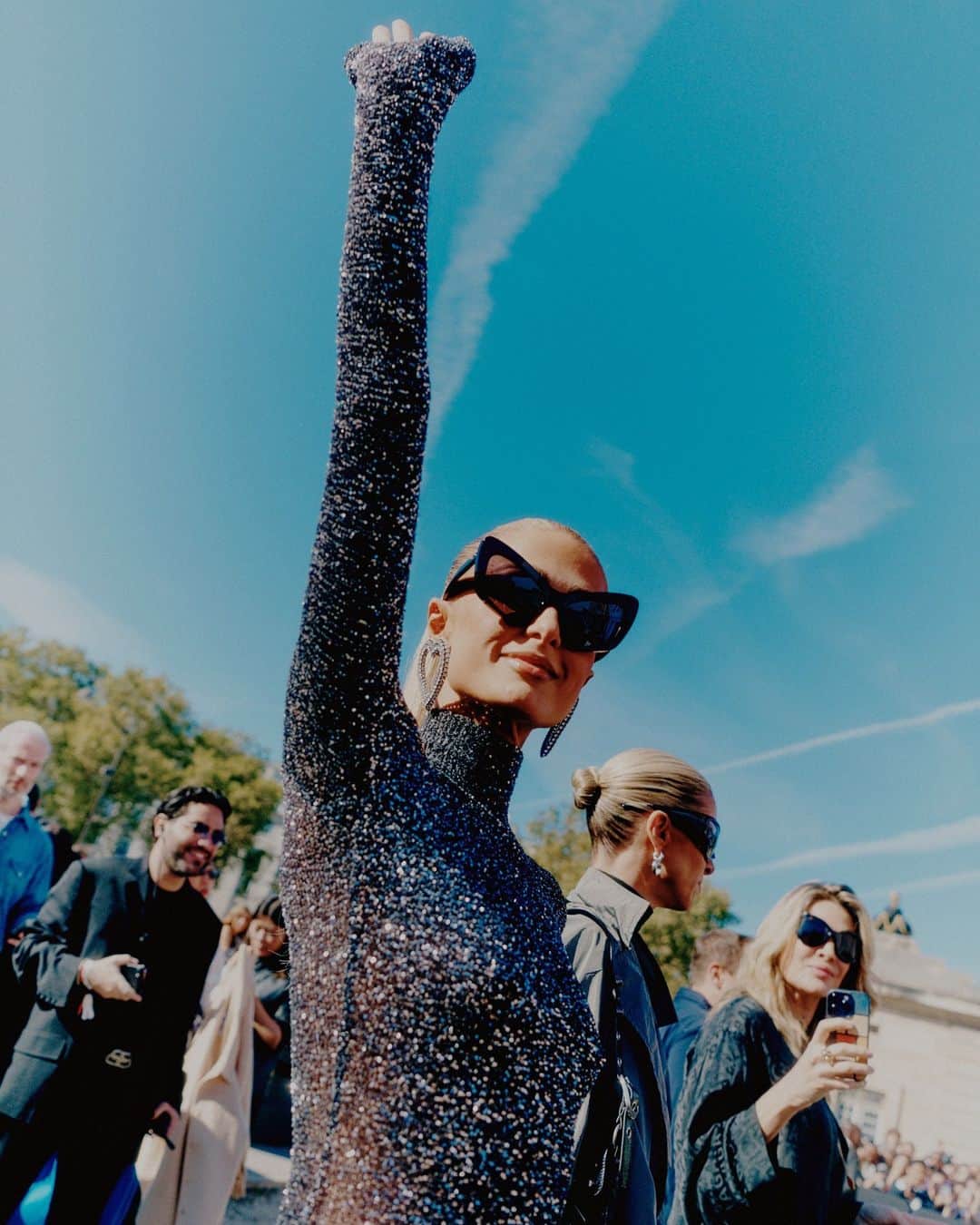 Fashion Weekさんのインスタグラム写真 - (Fashion WeekInstagram)「#ParisHilton, #ErykahBadu, #NaomiCampbell, #Emrata and many more arrive at #Balenciaga SS24.」10月2日 10時45分 - fashionweek
