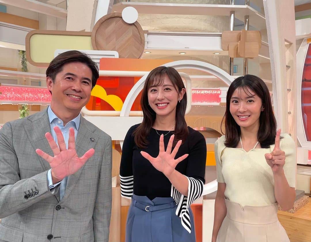 テレビ朝日「グッド！モーニング」さんのインスタグラム写真 - (テレビ朝日「グッド！モーニング」Instagram)「☀️✨ 『グッド！モーニング』は先週9月30日に10周年を迎えました！ きょうから11年目。引き続きよろしくお願いします！  #🖐🏼+🖐🏼+☝🏼=11年！ #テレビ朝日 #グッドモーニング」10月2日 11時10分 - good_morning_ex