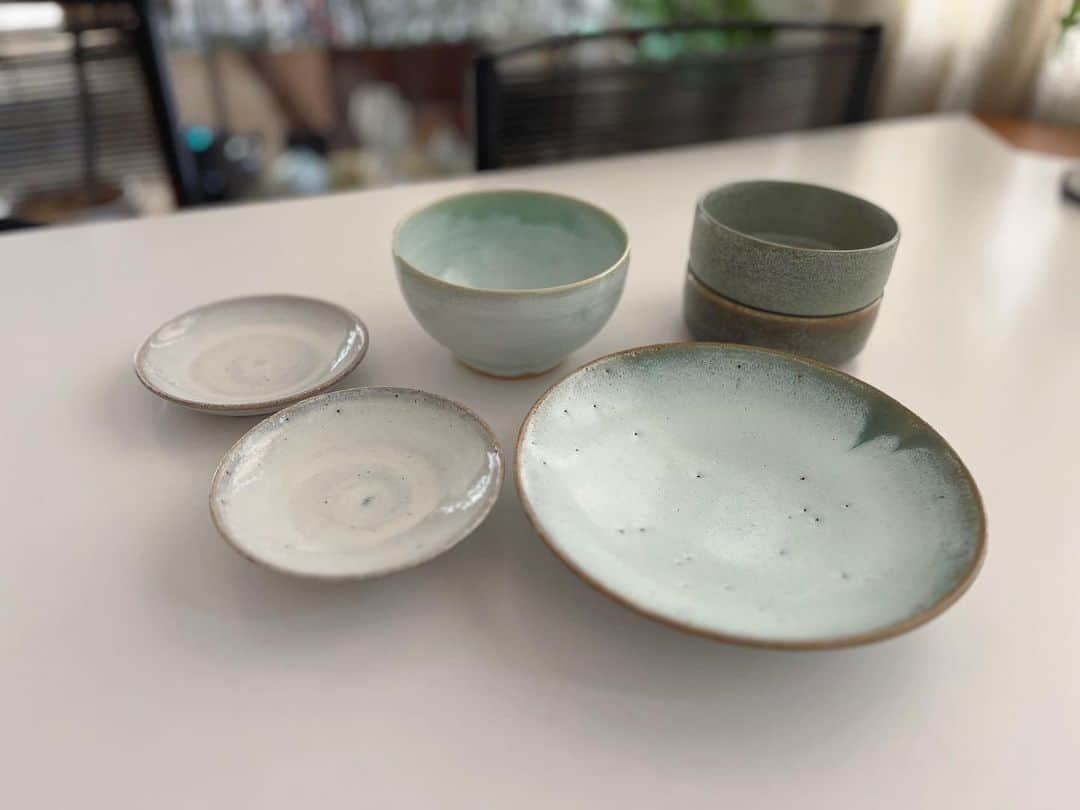 樋場早紀のインスタグラム：「最近教室で作った器たち 下手くそだけどとにかく楽しい🦭💙」