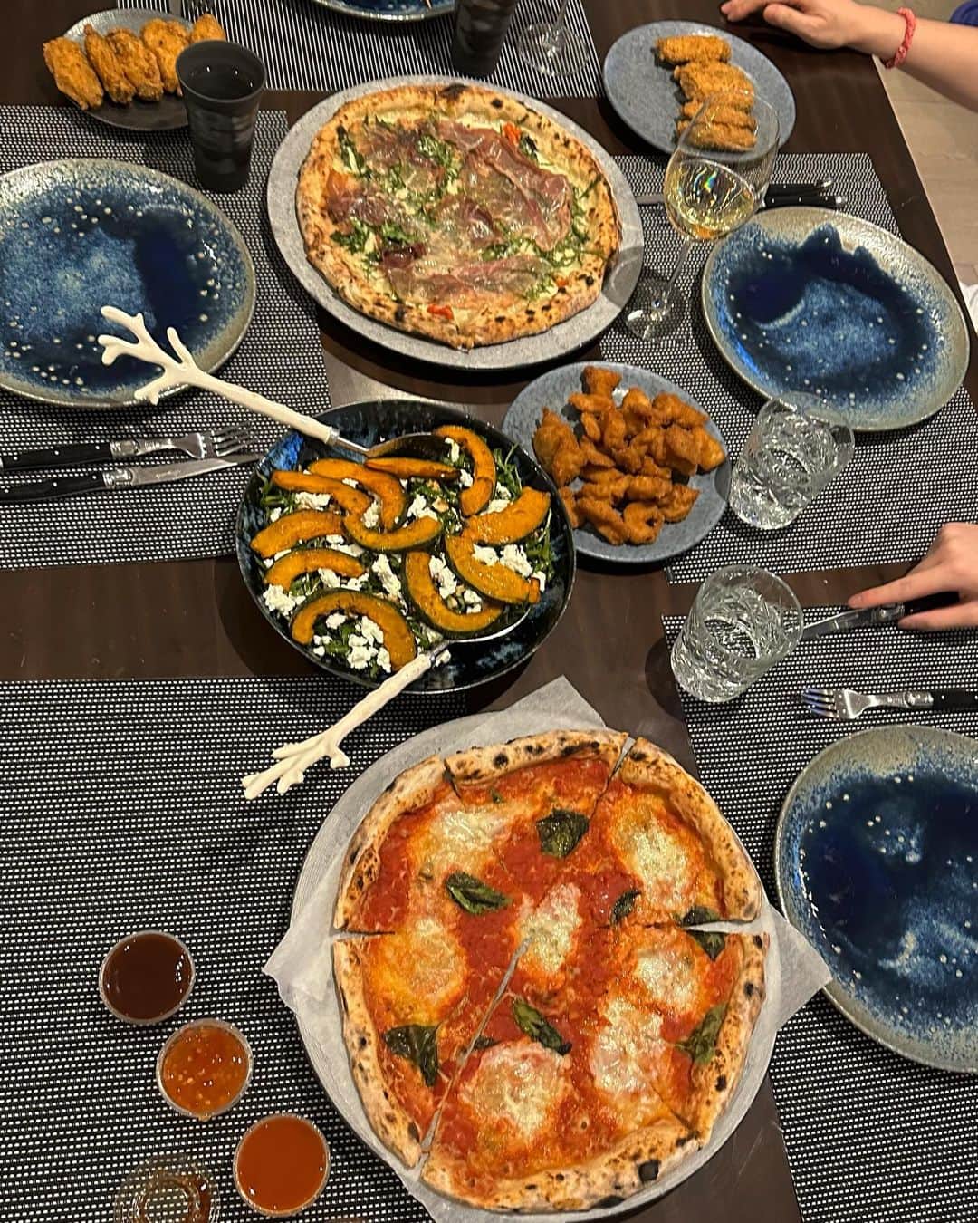 テイラーRさんのインスタグラム写真 - (テイラーRInstagram)「A long weekend full of food, warmth, and moonlight 🌙」10月2日 11時42分 - taytay_xx
