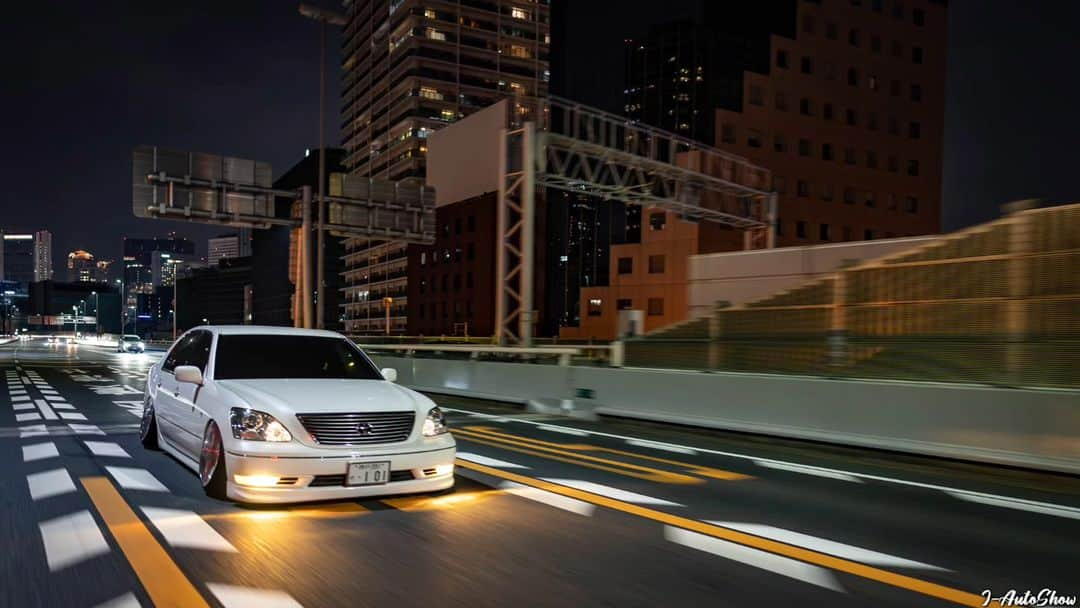 J-Auto Showさんのインスタグラム写真 - (J-Auto ShowInstagram)「#JAutoShow #SONYFX3 #carphotographer #crystalgarage #vipcar #rollingshot #走行撮影 #走行写真 #ローリングショット #shakotan #hellaflush #vipstyle #sedankings #sedangang #ucf31 #セルシオ #セルシオ30後期 #celsior」10月2日 11時47分 - jautoshow